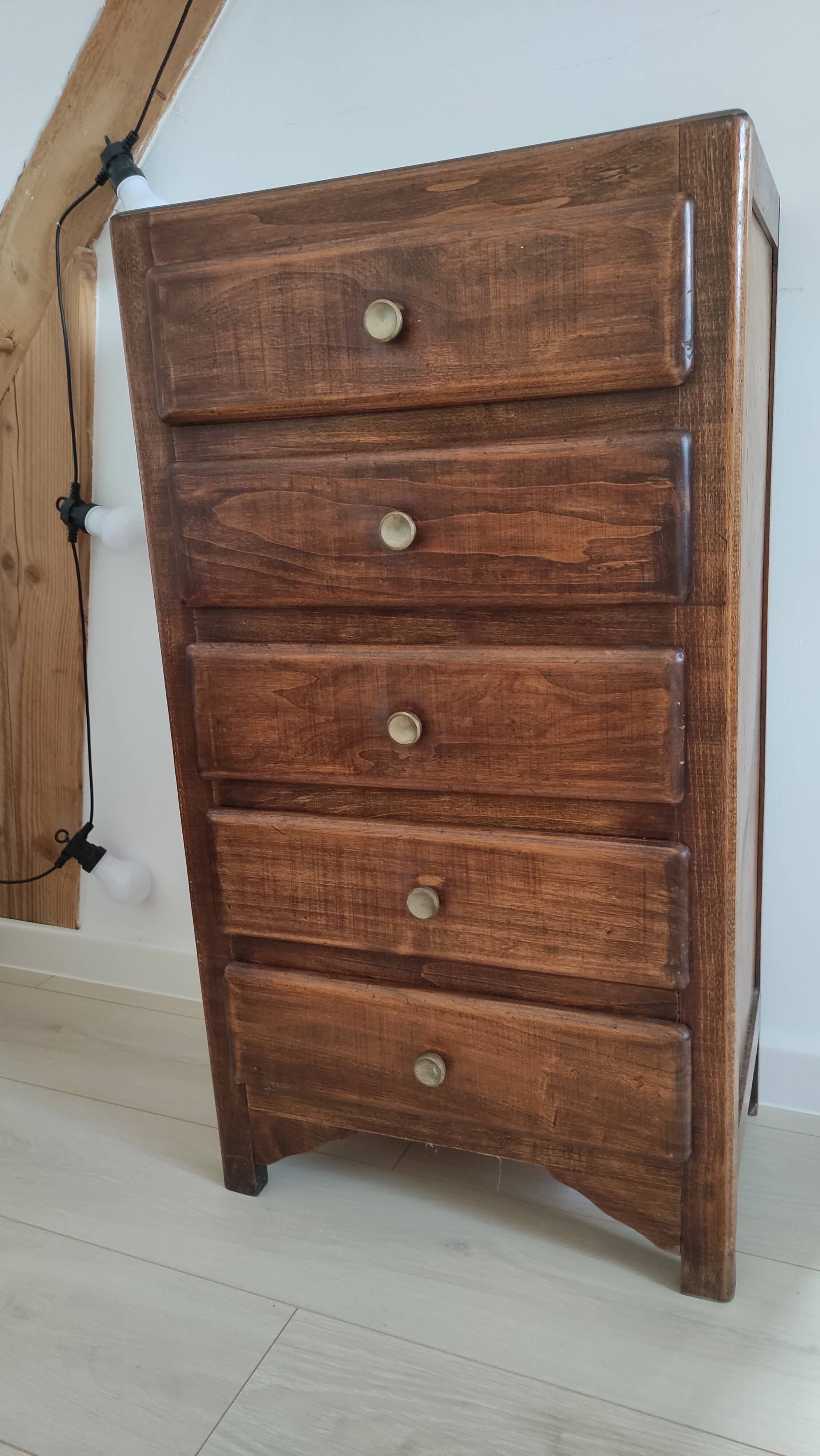 Old clother or small chest of drawers