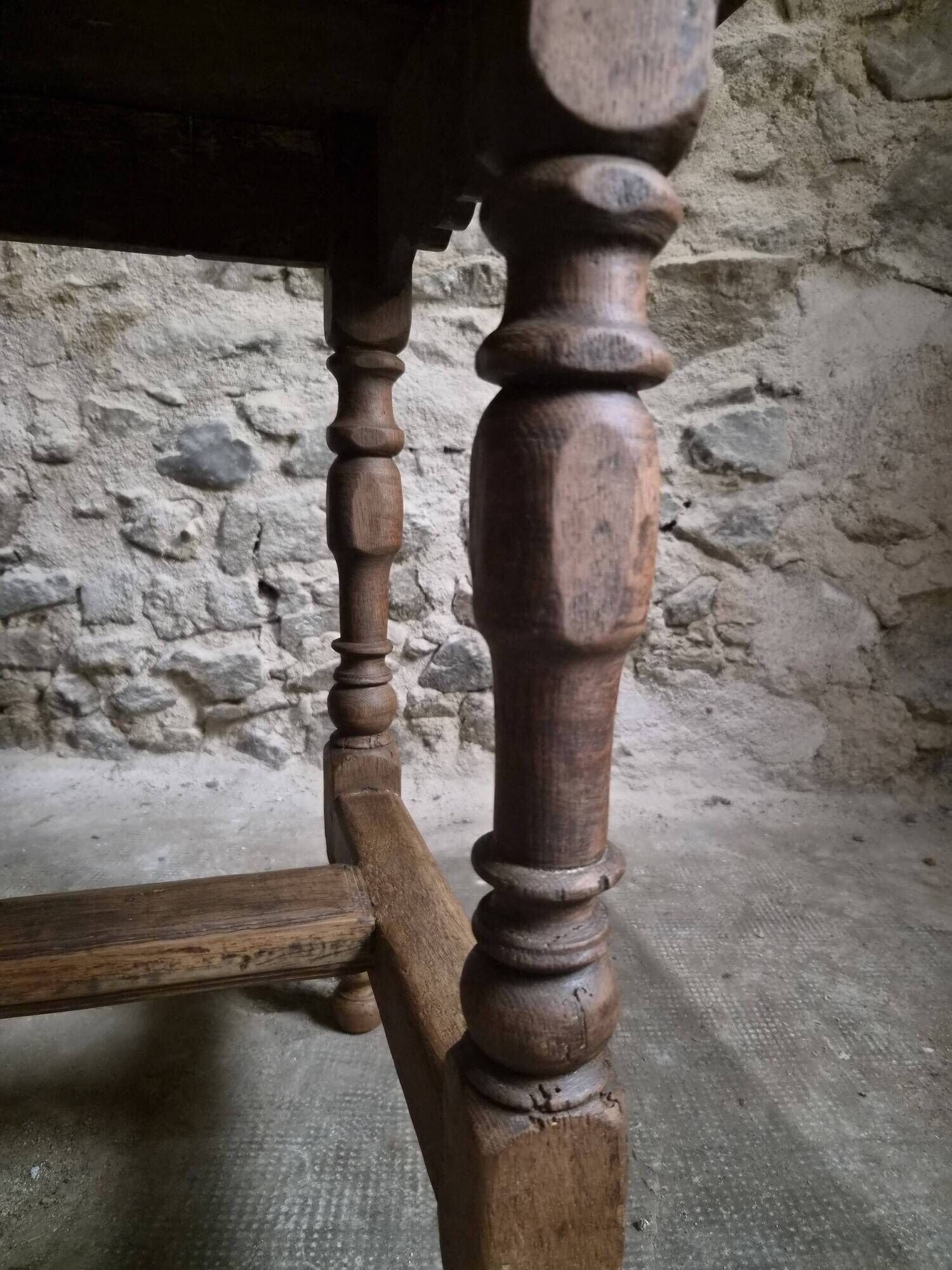 18th-century oak table / Small desk – Rustic French country table