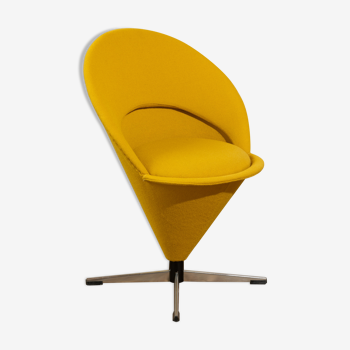 Fauteuil modèle "cone chair" Verner Panton (1926-1998)