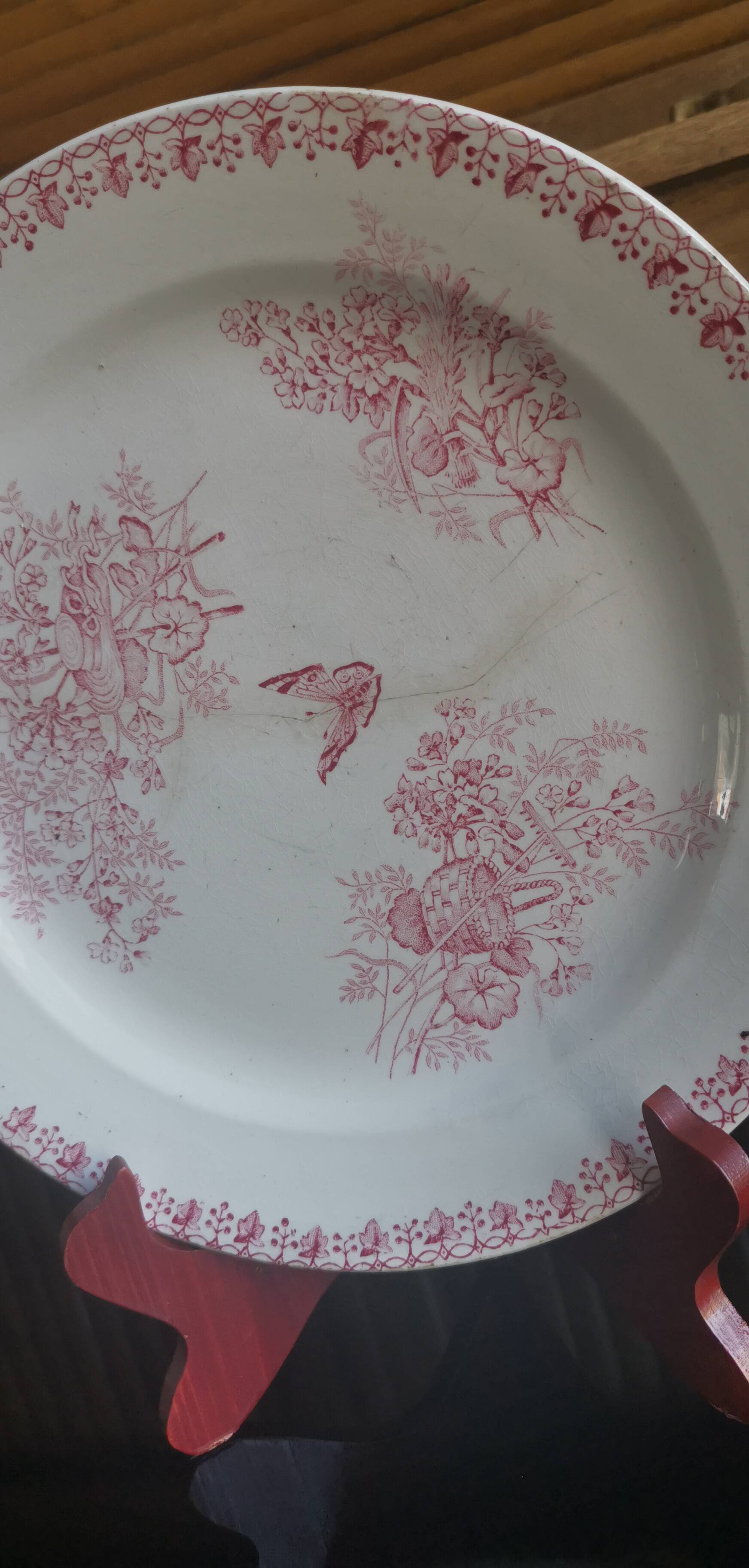 Flat round dish in pink iron earth Earthenware from Onnaing