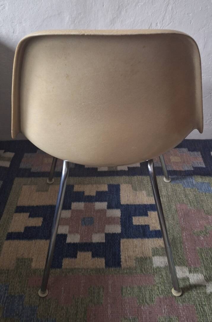 Early DSX fiberglass chair by Charles & Ray Eames for Herman Miller, 1950s