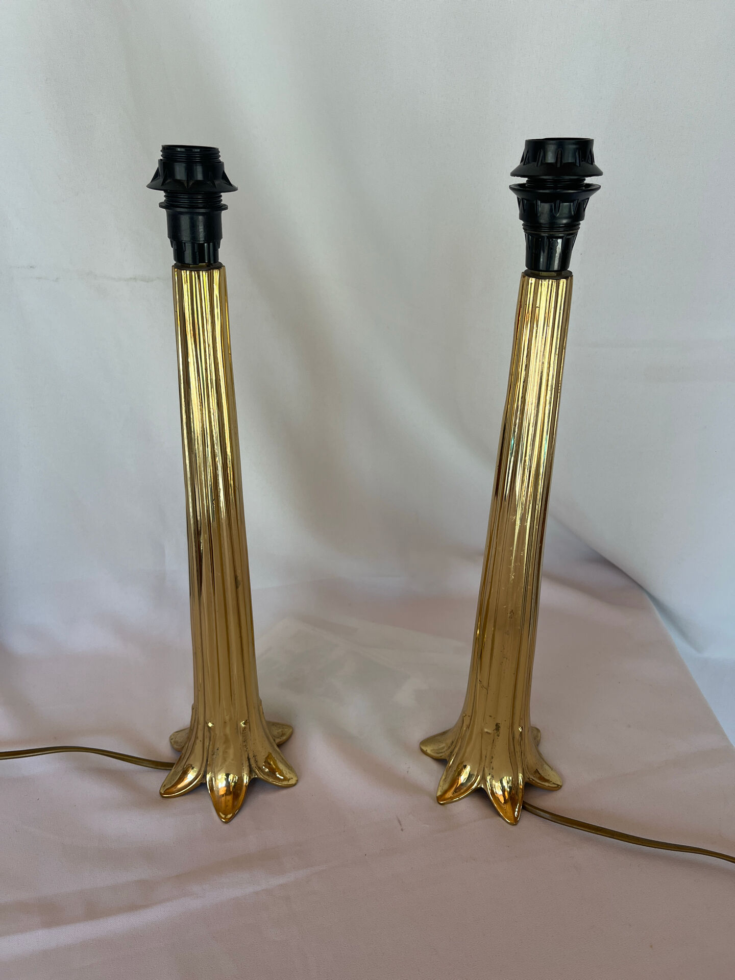 Lamp bases