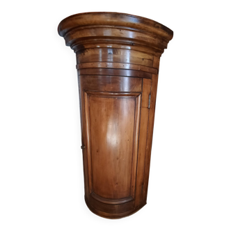 Antique curved corner