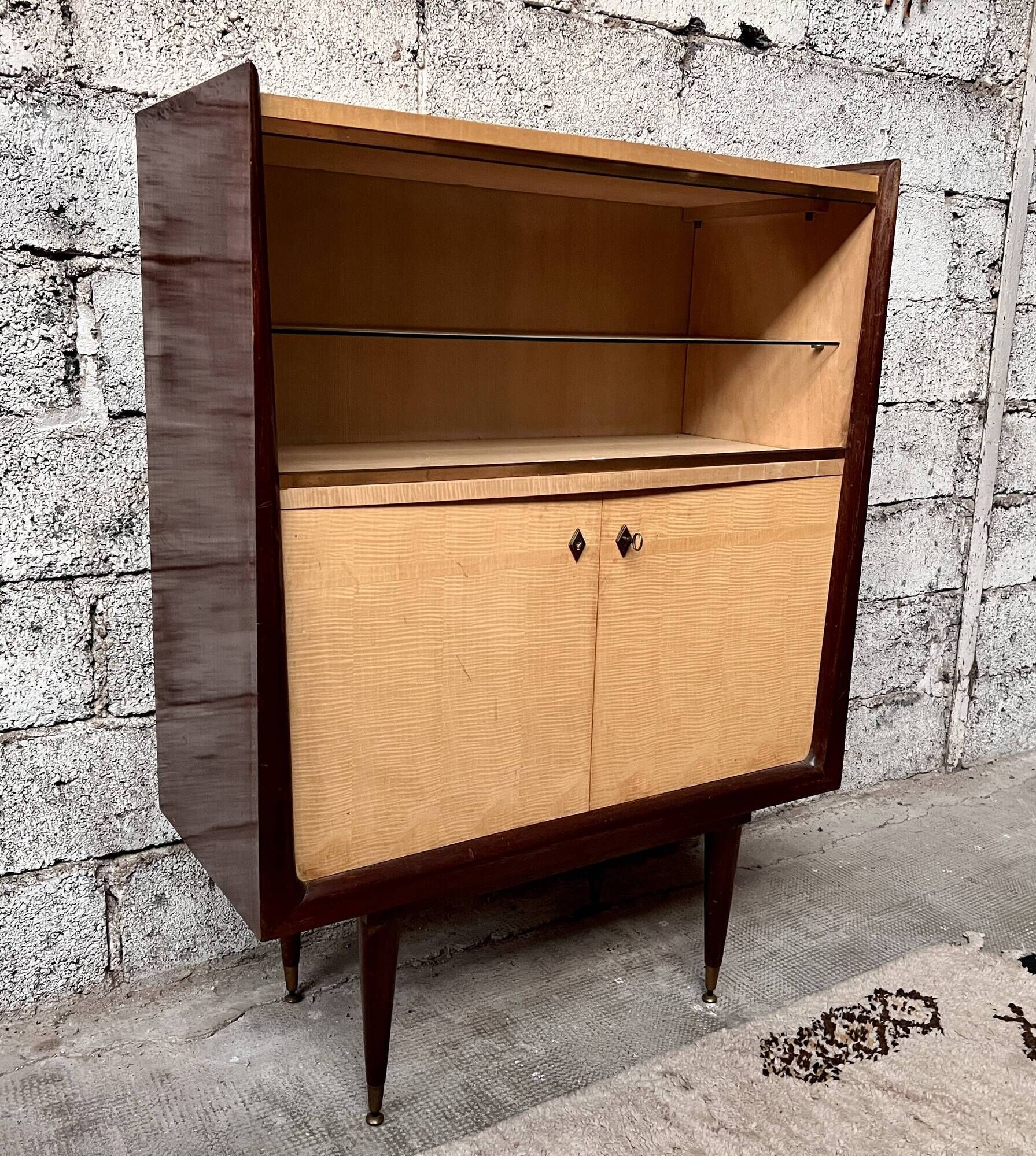 Vintage showcase in ash and lemon tree