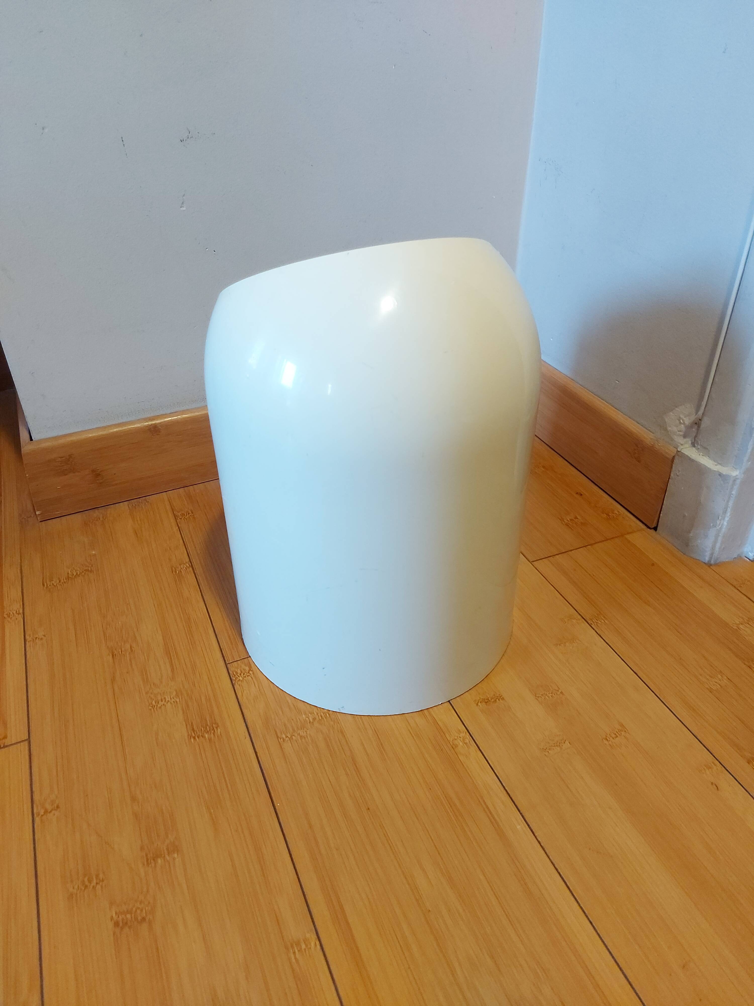 Waste paper basket , design Makio Hasuike , Italy