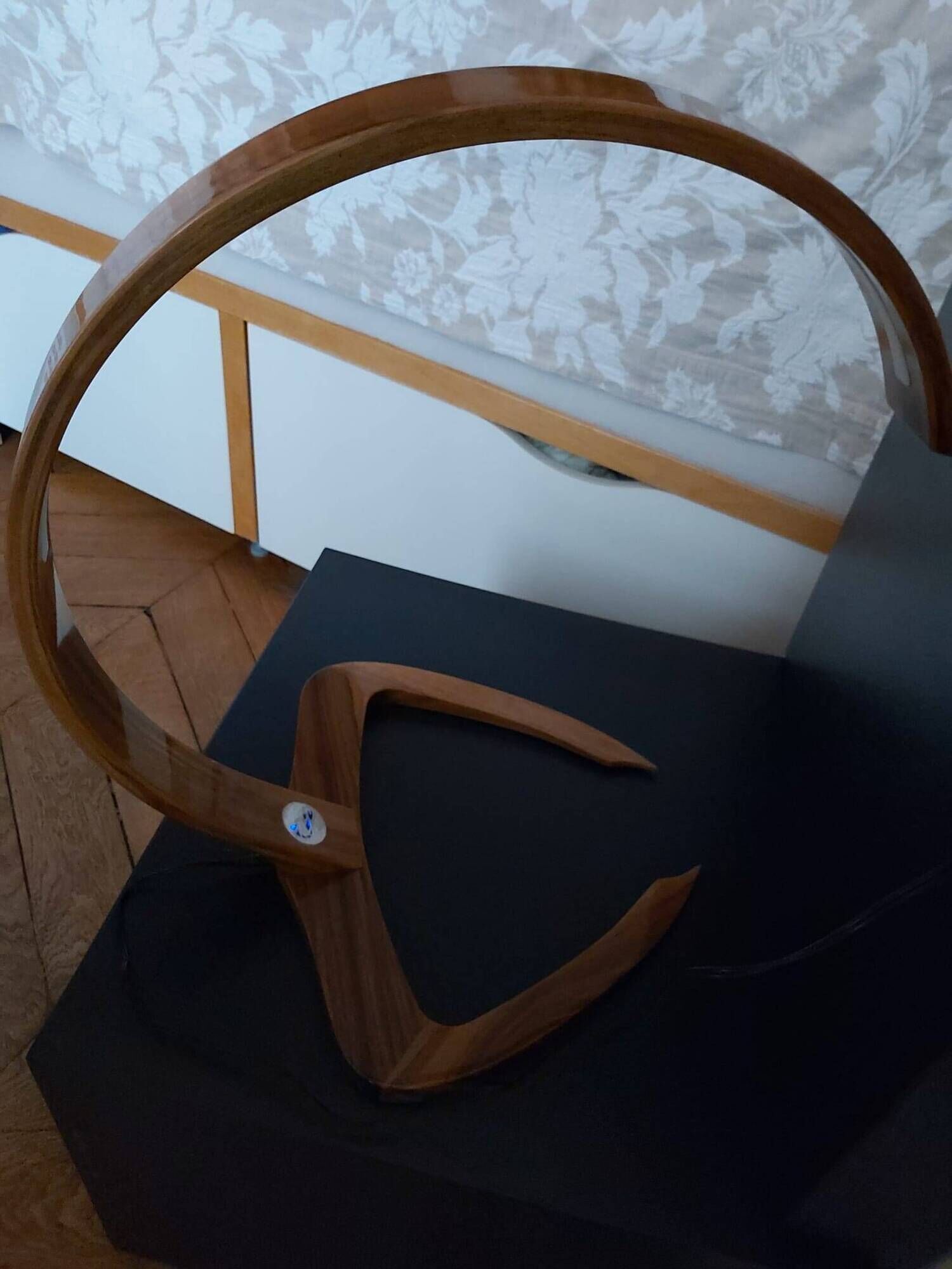 Scorpio table lamp, solid walnut, design matevž klopčič (m-interi)