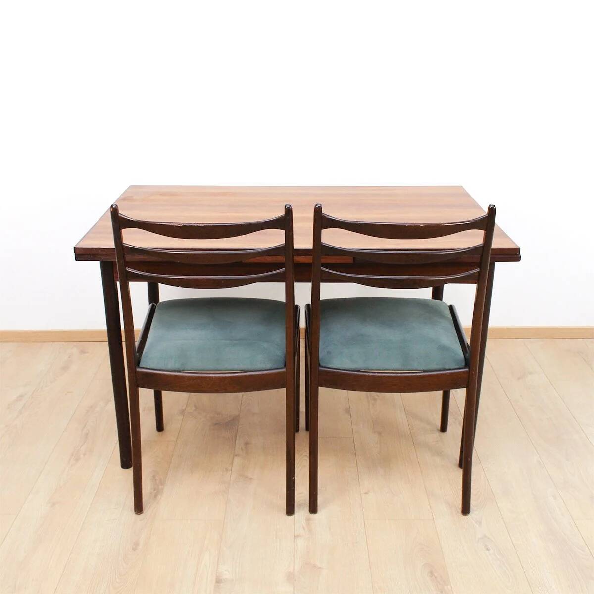 Dining table in rosewood