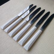 Set de 6 couteaux de table vintage Pradel 255 Inox et bakélite blanche