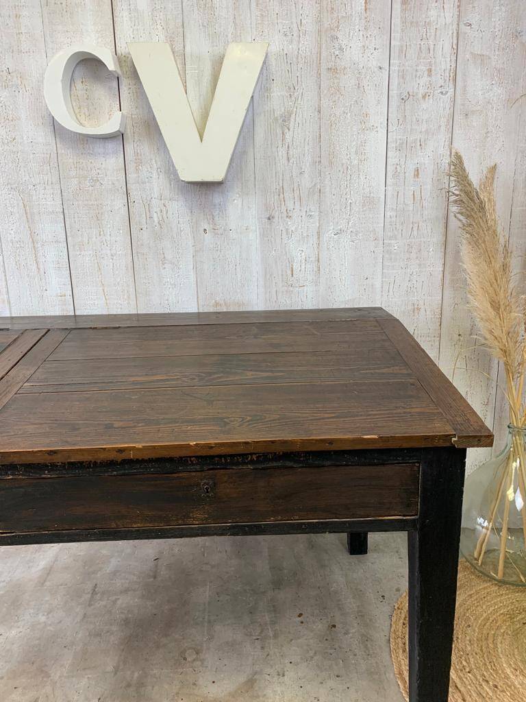 Notary public office