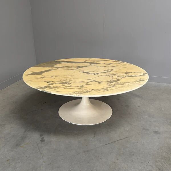 Large marble tulip coffee table, 1960s
