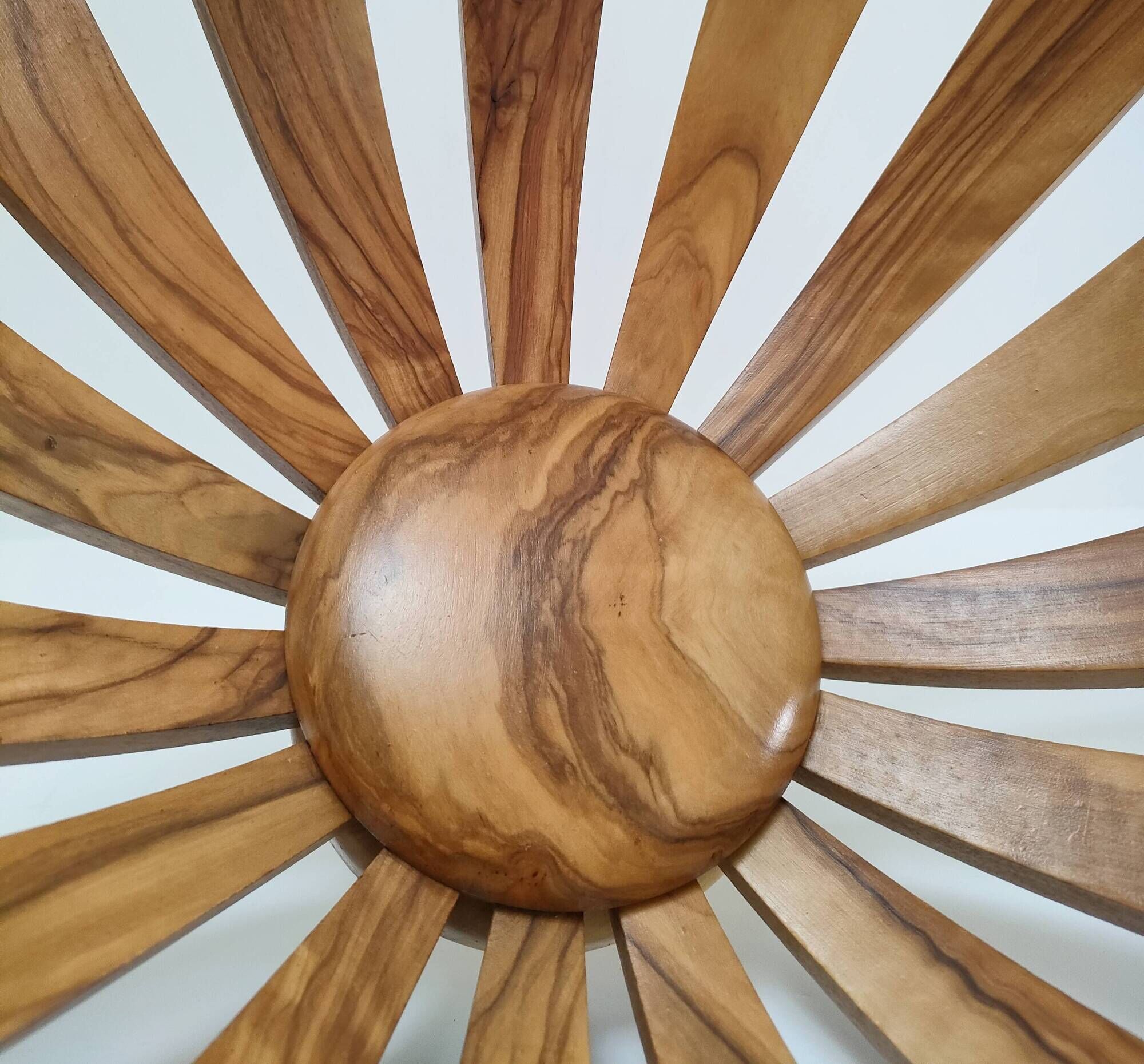 Fruit cup in olive wood vintage design
