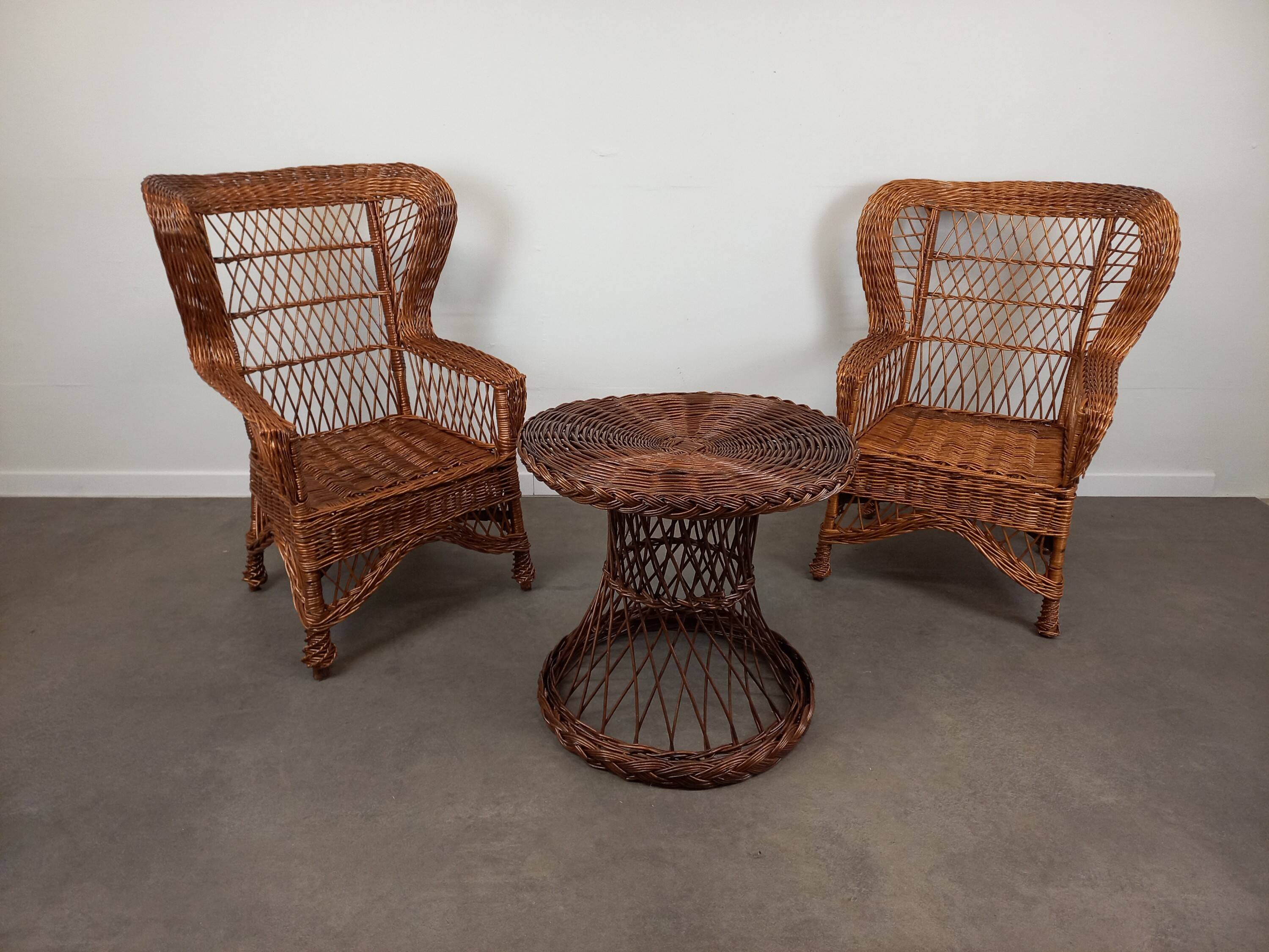 Rattan lounge