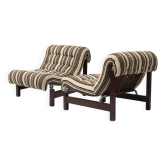 Pair of sling chairs in wood, metal and striped boucle fabric. Netherlands, 1970s