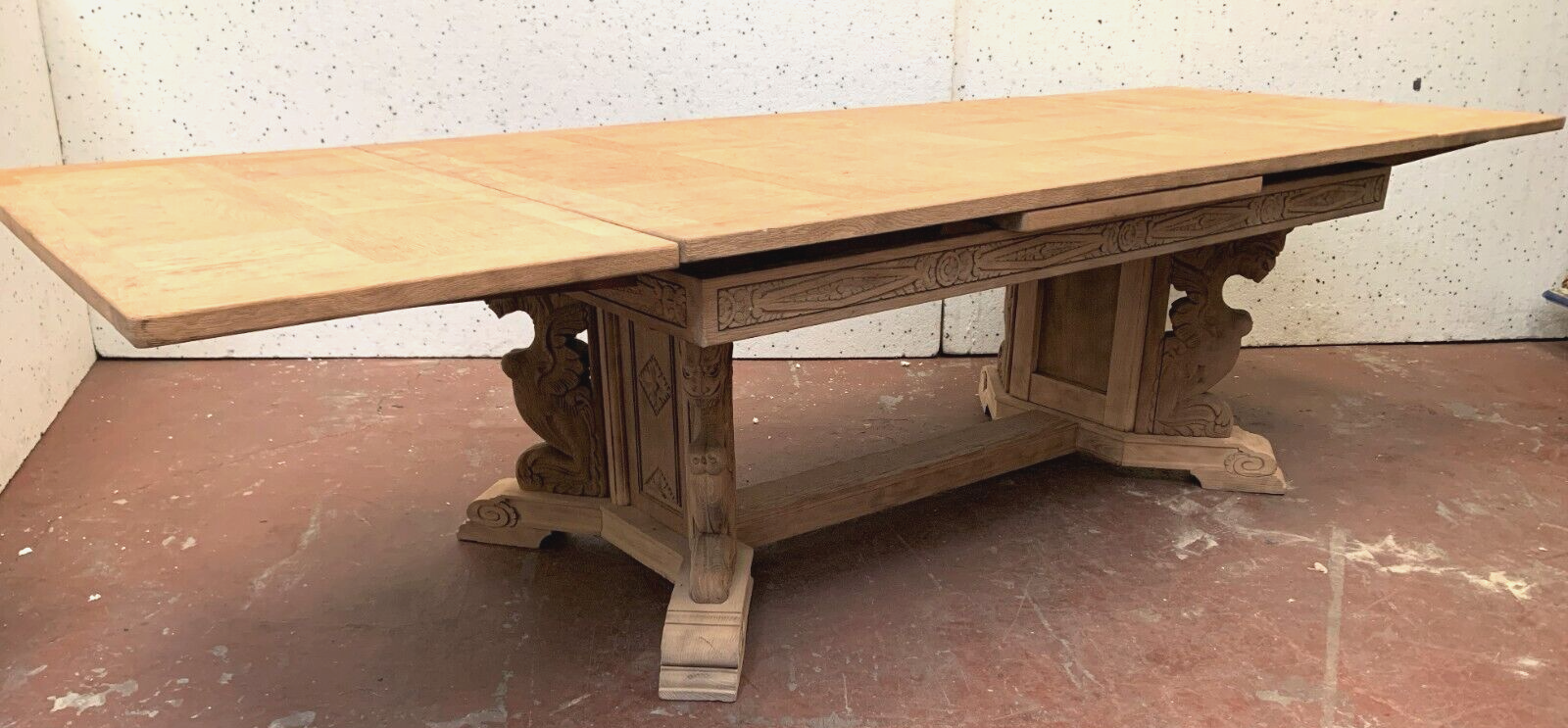 Renaissance style table in solid oak, 20th century