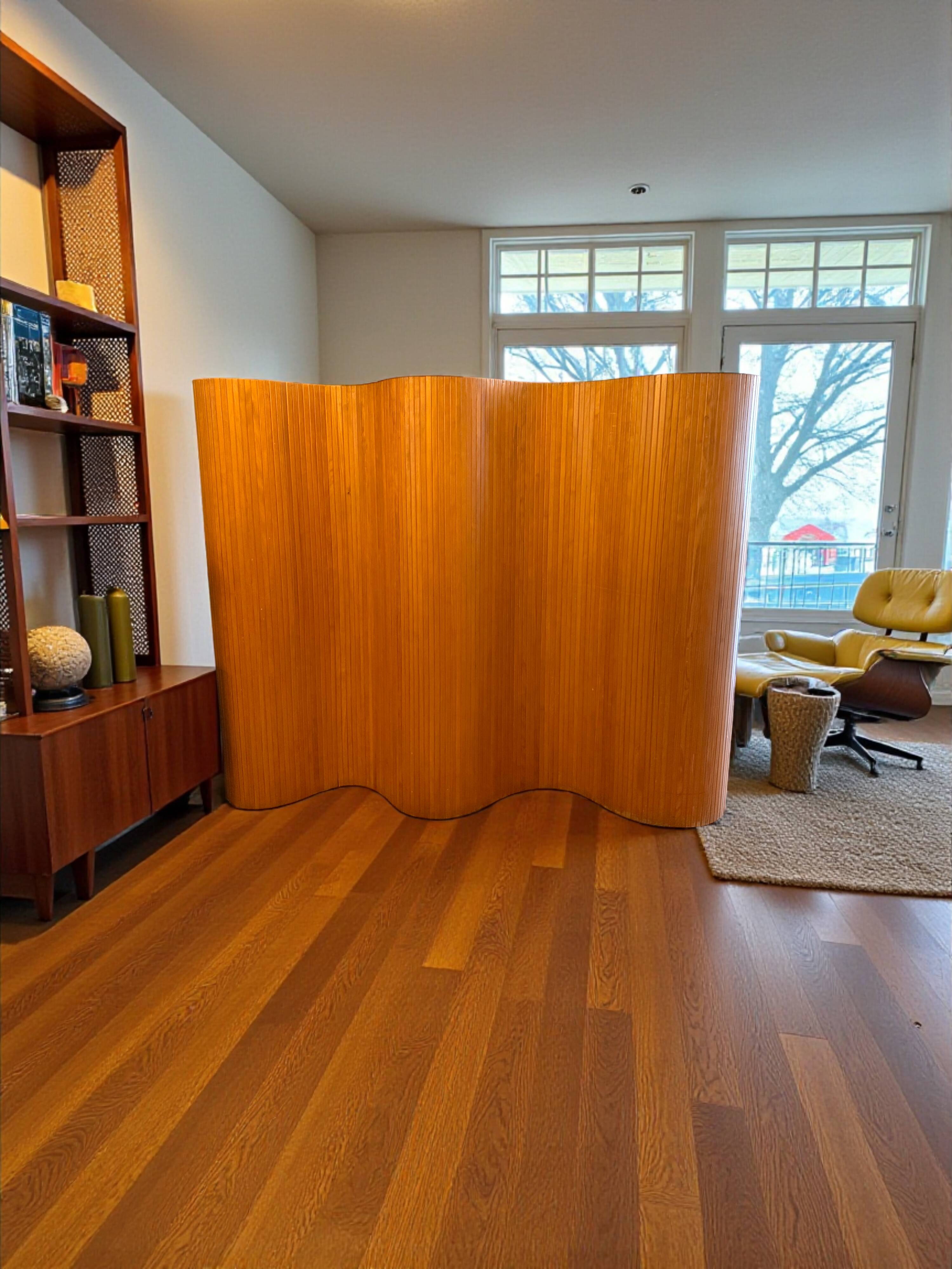 Baumann Sons & Company, large screen made of beech slats circa 1930-1940