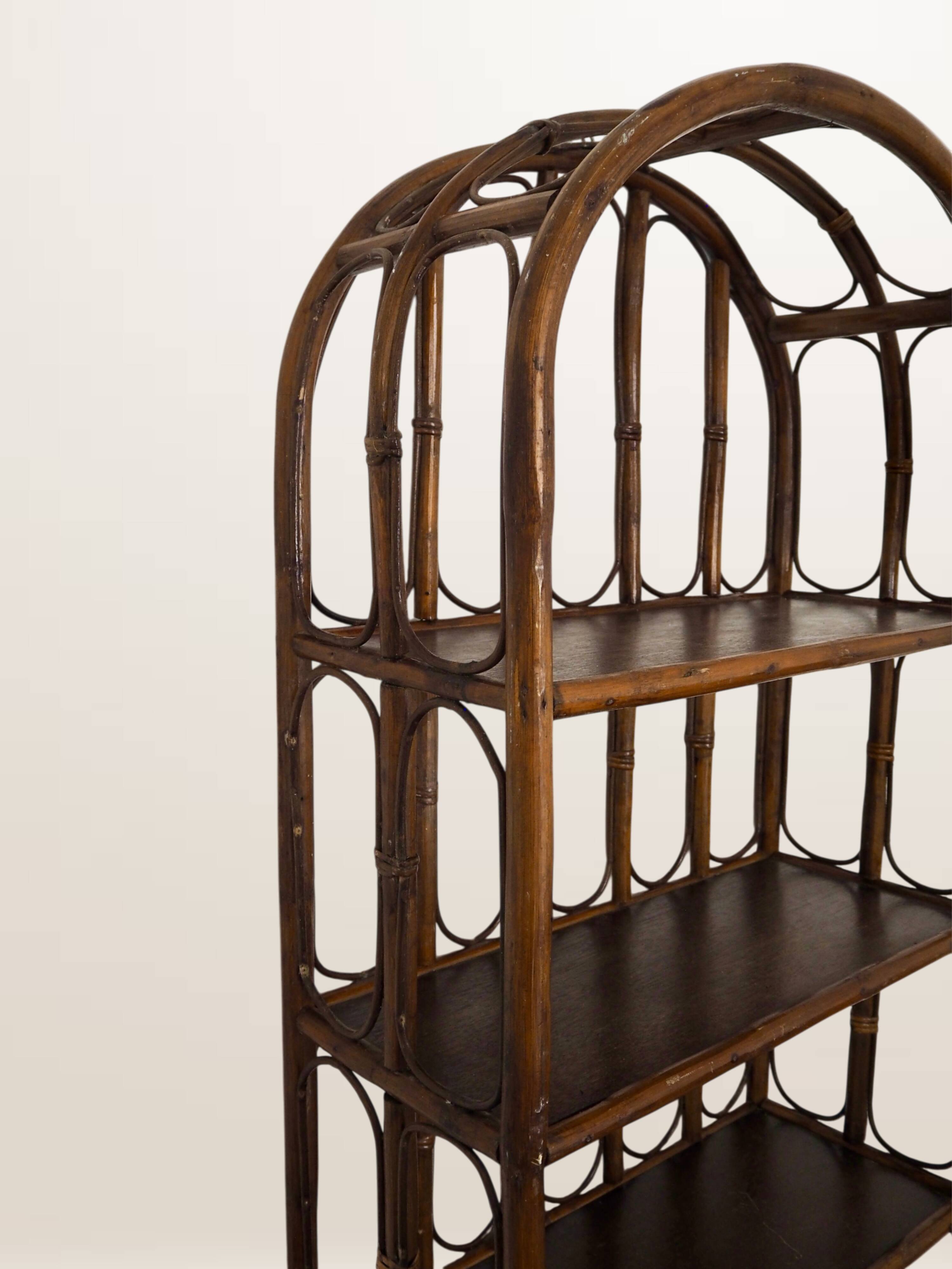 Étagère en rotin cintré — 173 cm