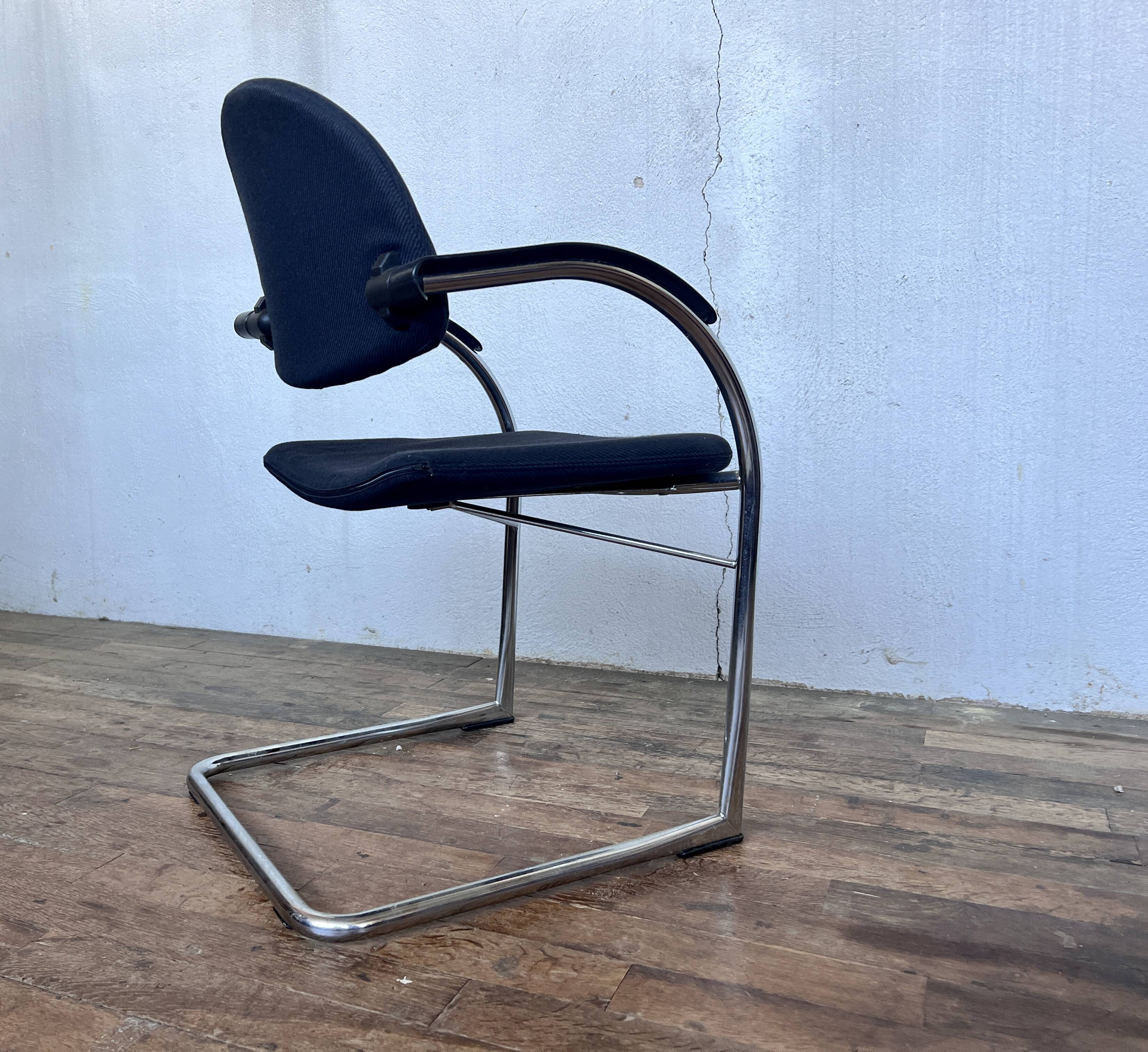 Trio de fauteuis Vitra