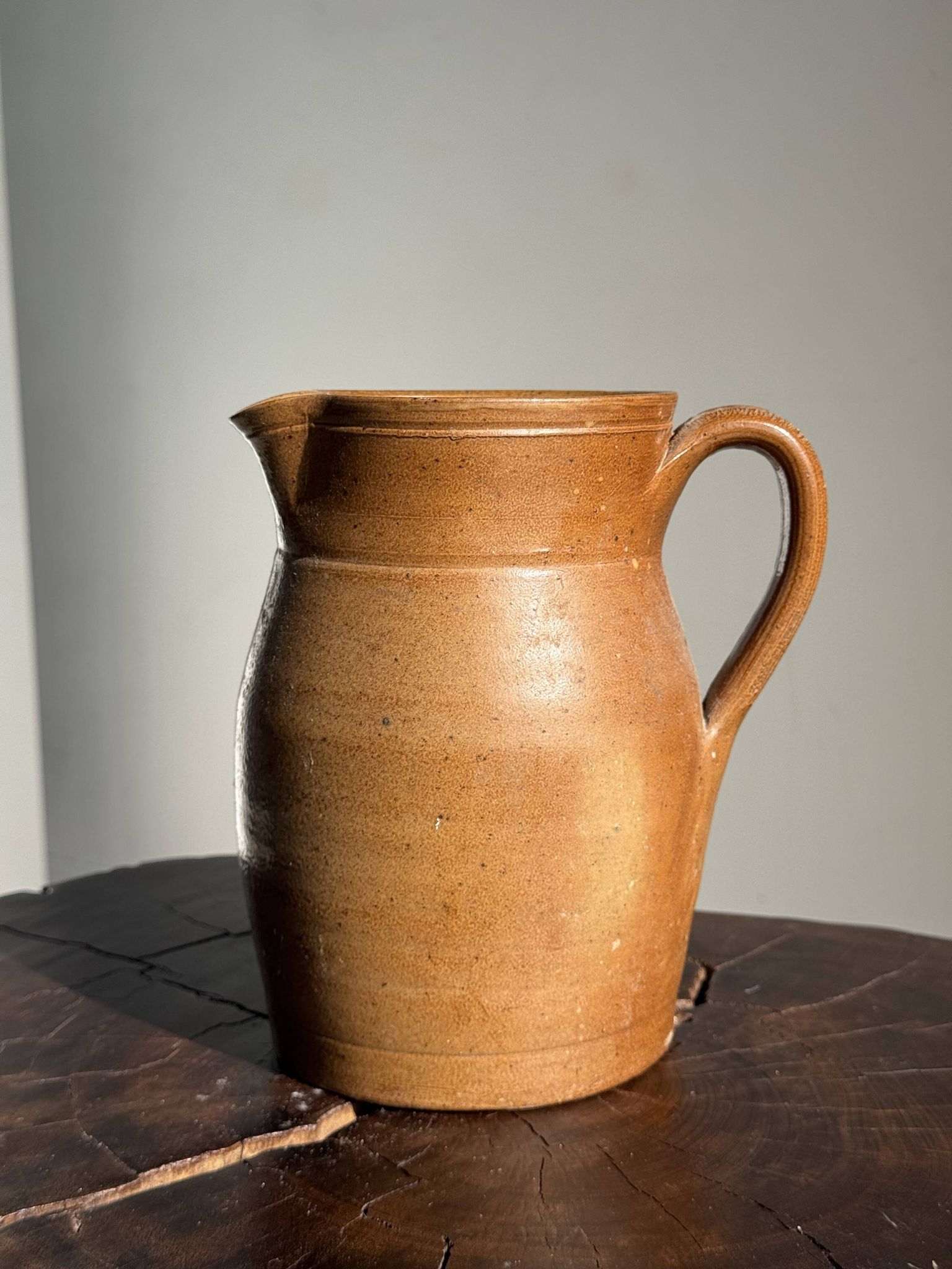 Large stoneware jug marked with pencil underneath H20 D11.