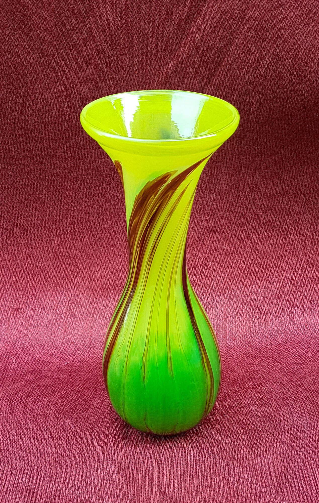 Vase verre soufflé Murano Italie signé F Silviy