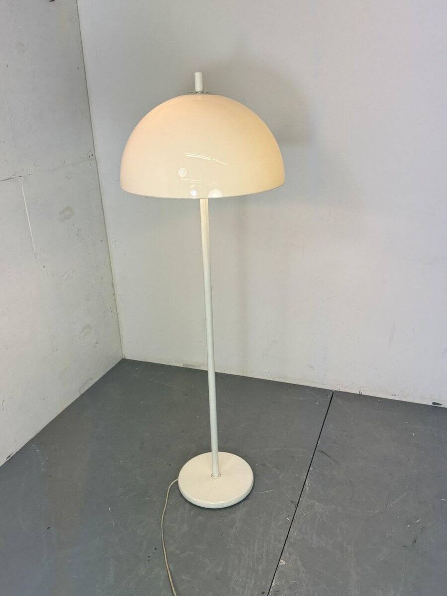 Lampadaire vintage moderniste en forme de champignon blanc de l'ère spatiale de Dijkstra Lampen, années 1970