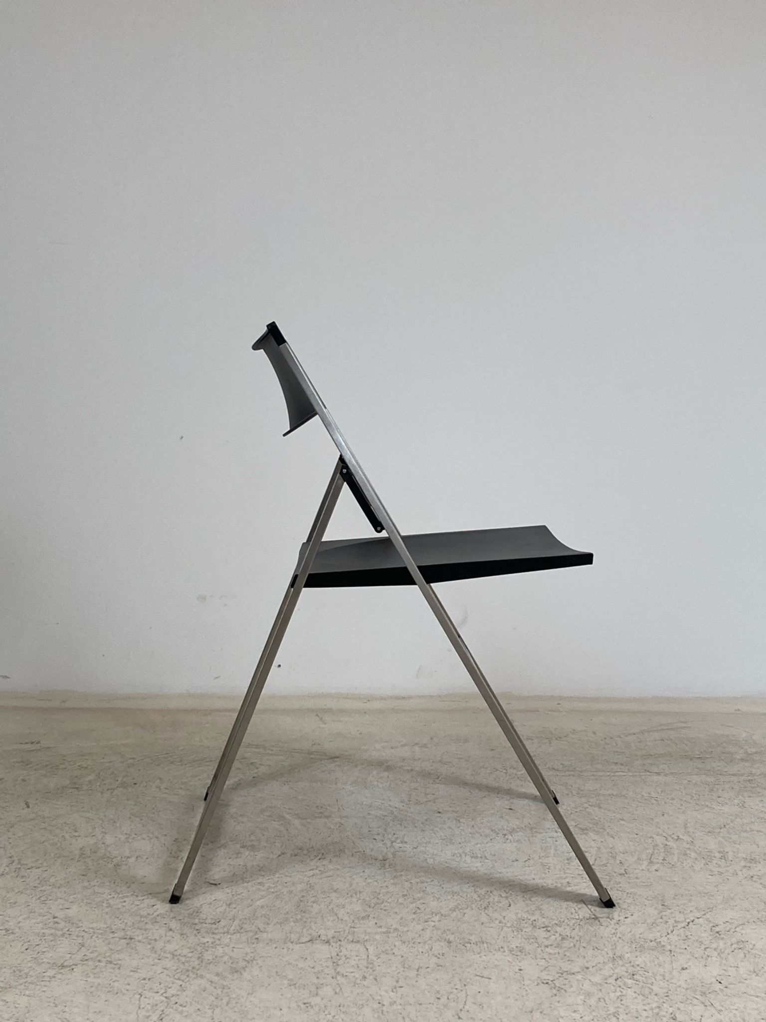 Chaises P08 pliantes par Justus Kolberg pour Tecno 1991
