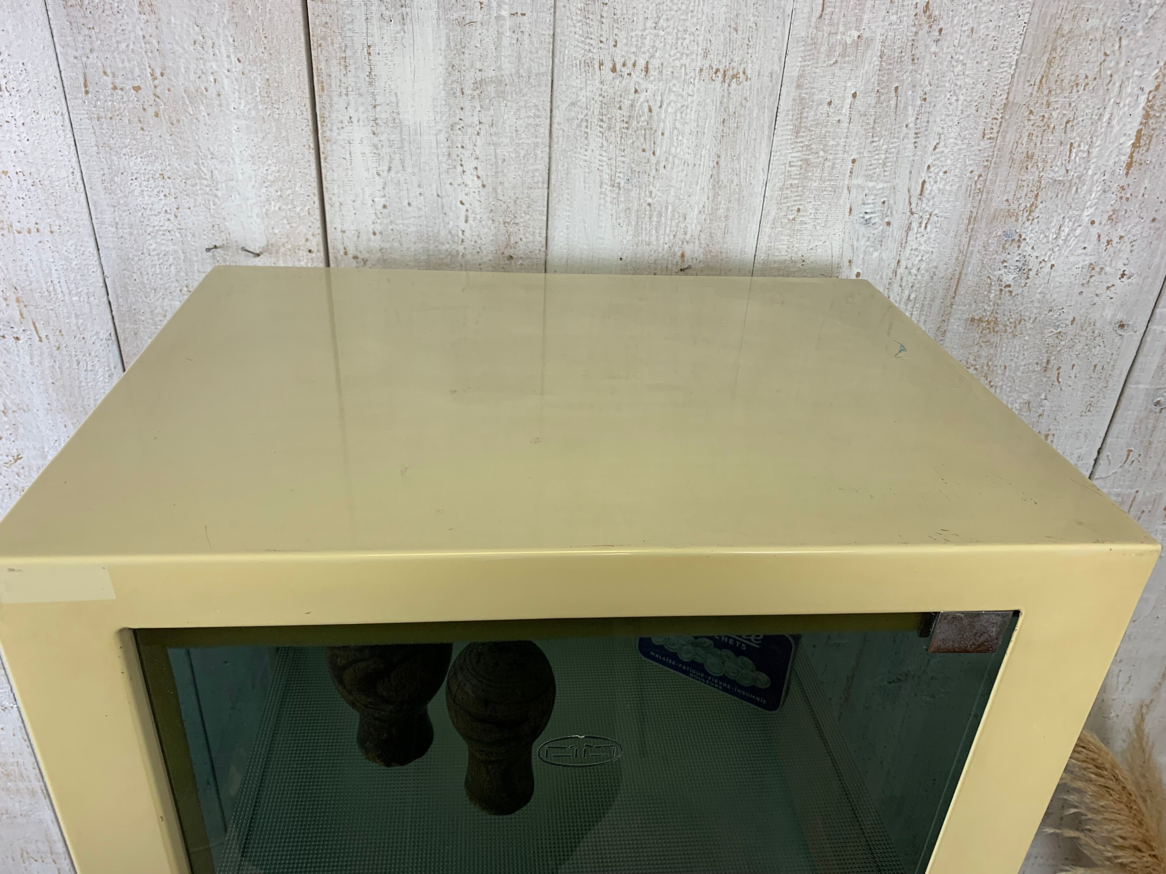 Vintage infirmary showcase