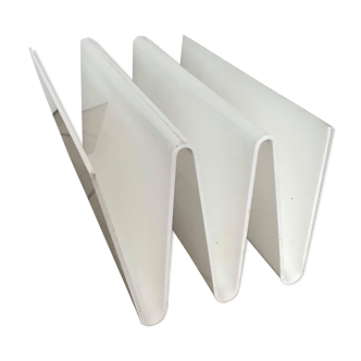 1970s wavy magazine holder