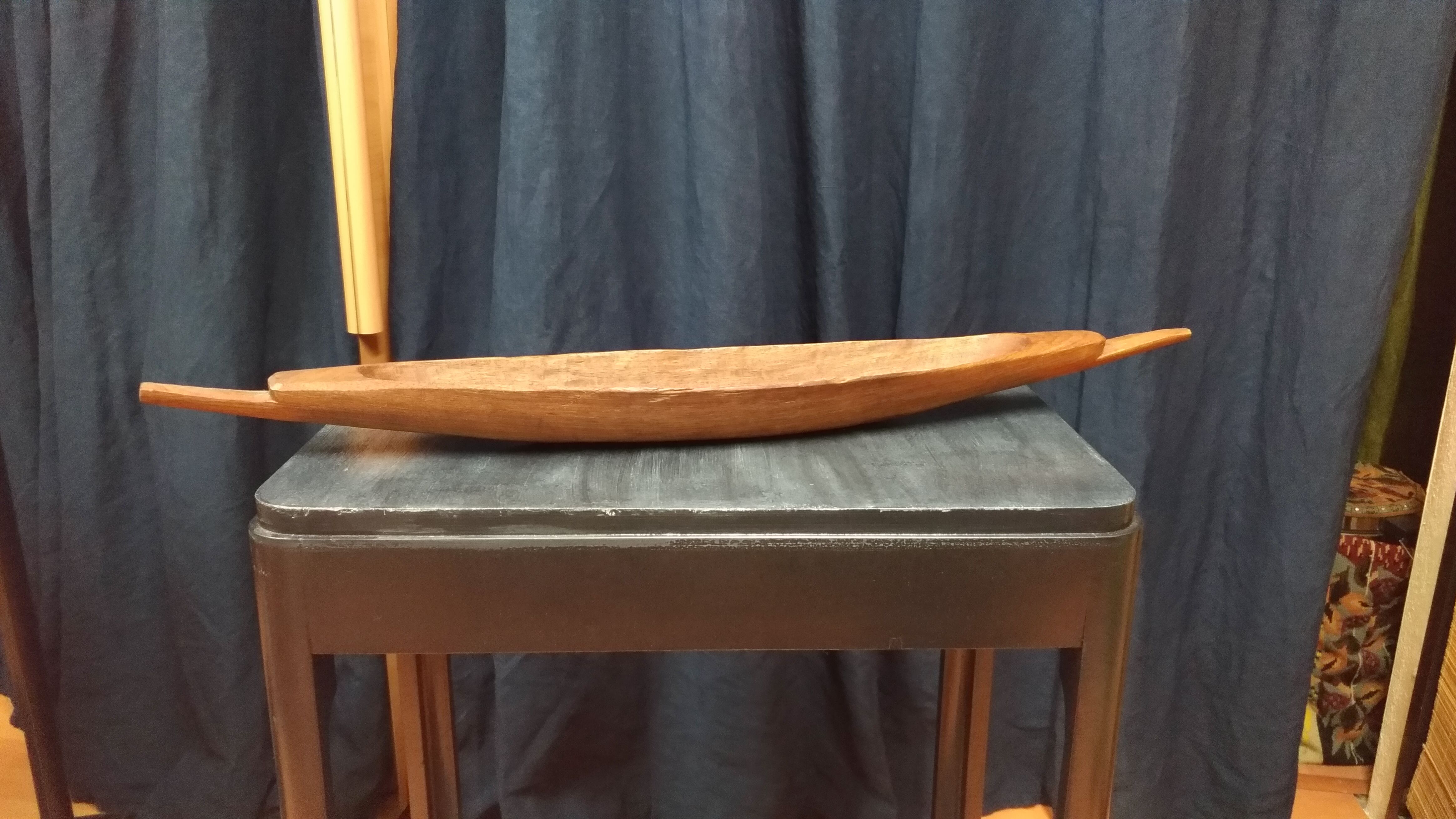 Pirogue vide poche en bois