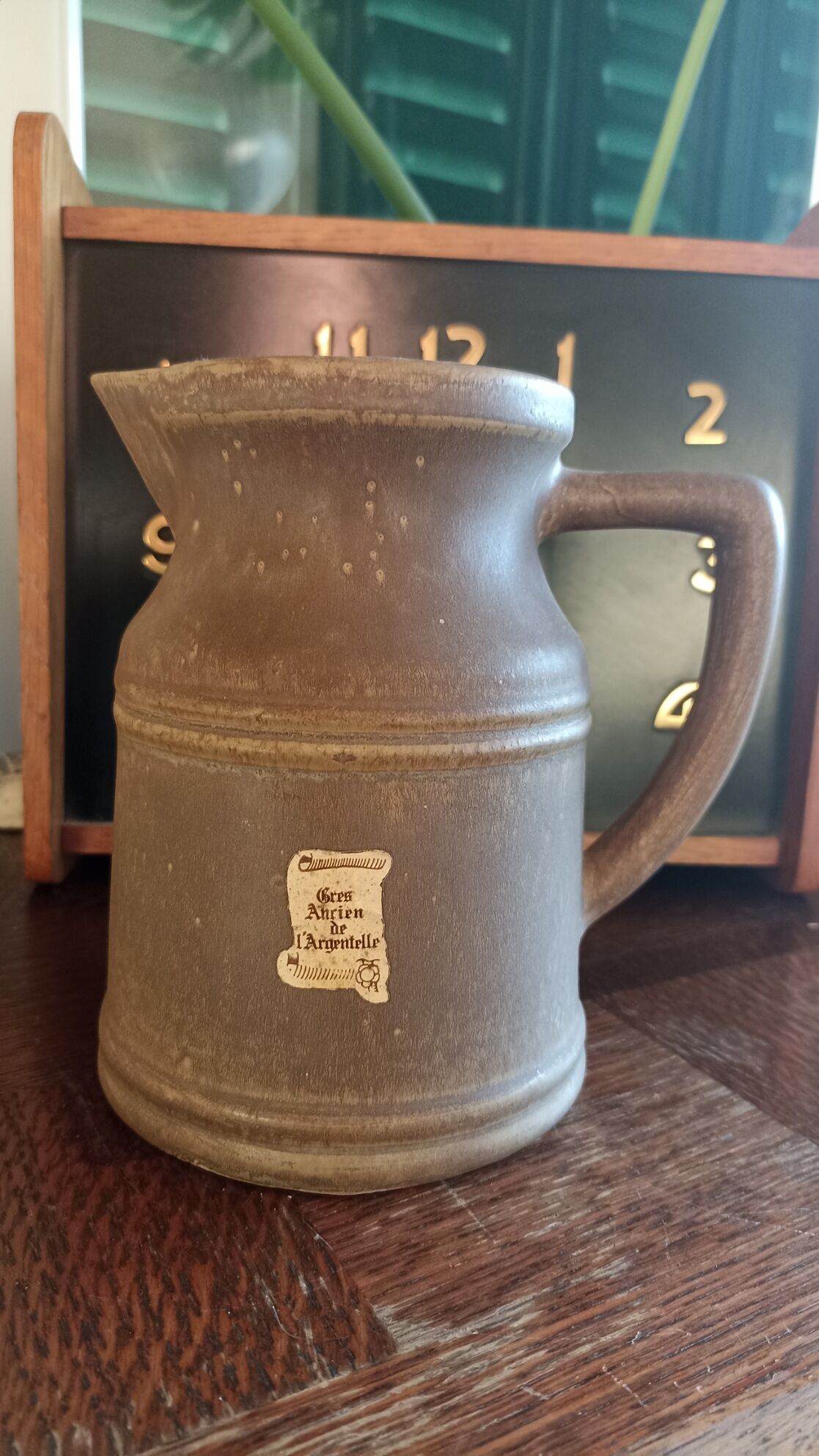Pitcher in sandstone of the Argentelle