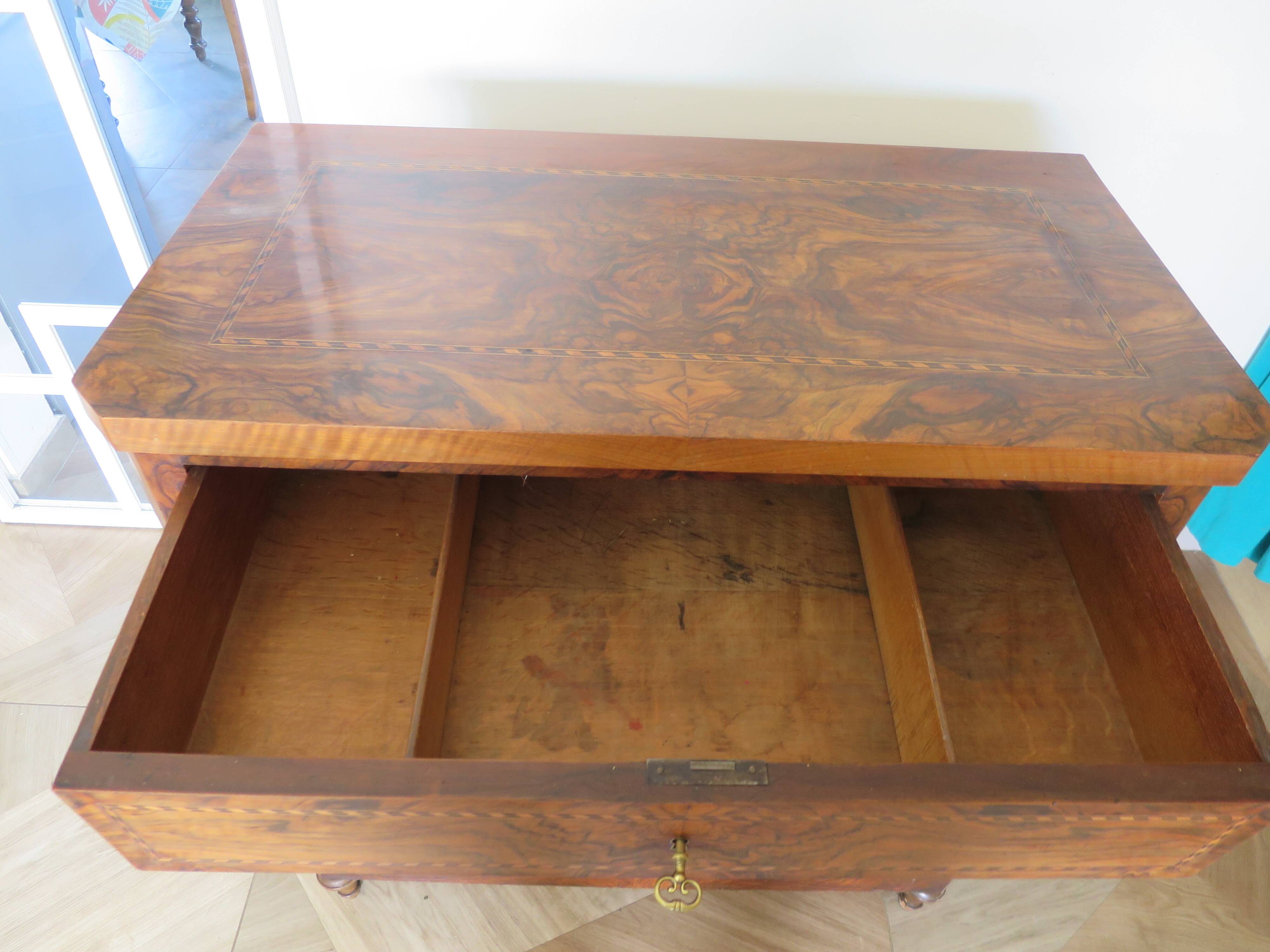 Antique oak burr chest of drawers - 4 drawers - marquetry inlay from the early 21st century