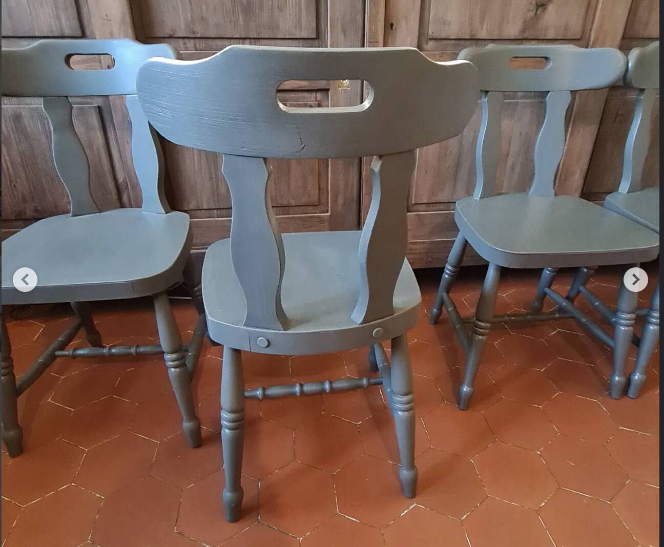 Série de 4 chaises bistrot anciennes en chêne GRISE