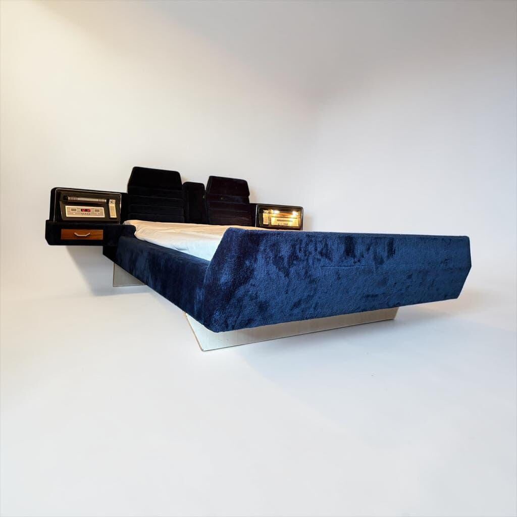 Lit vintage space age Luigi Massoni pour Poltrona