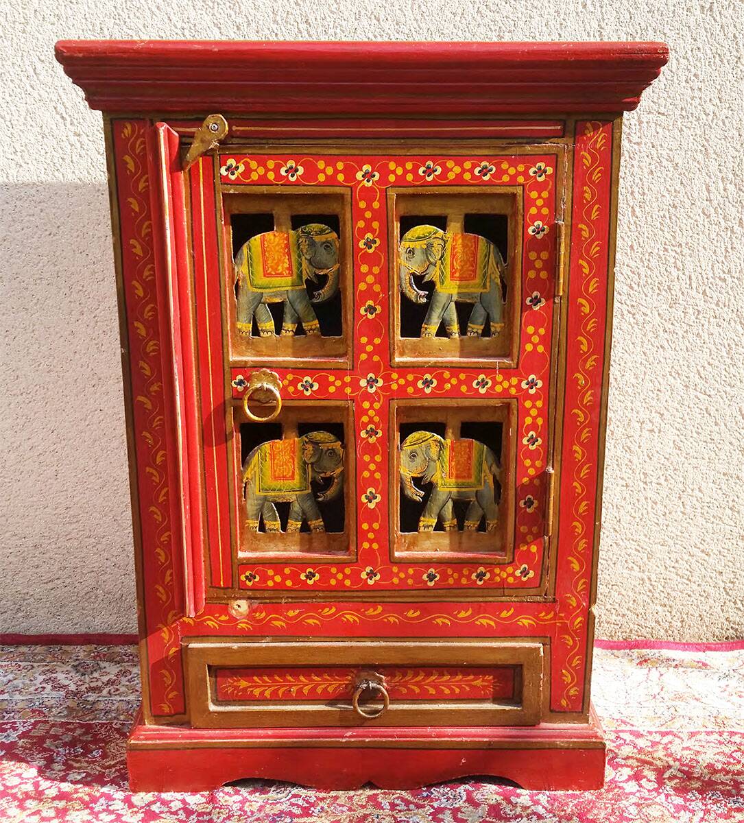 Meuble indien en bois peint à la main