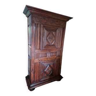 Vendée cabinet, standing man, 17th century