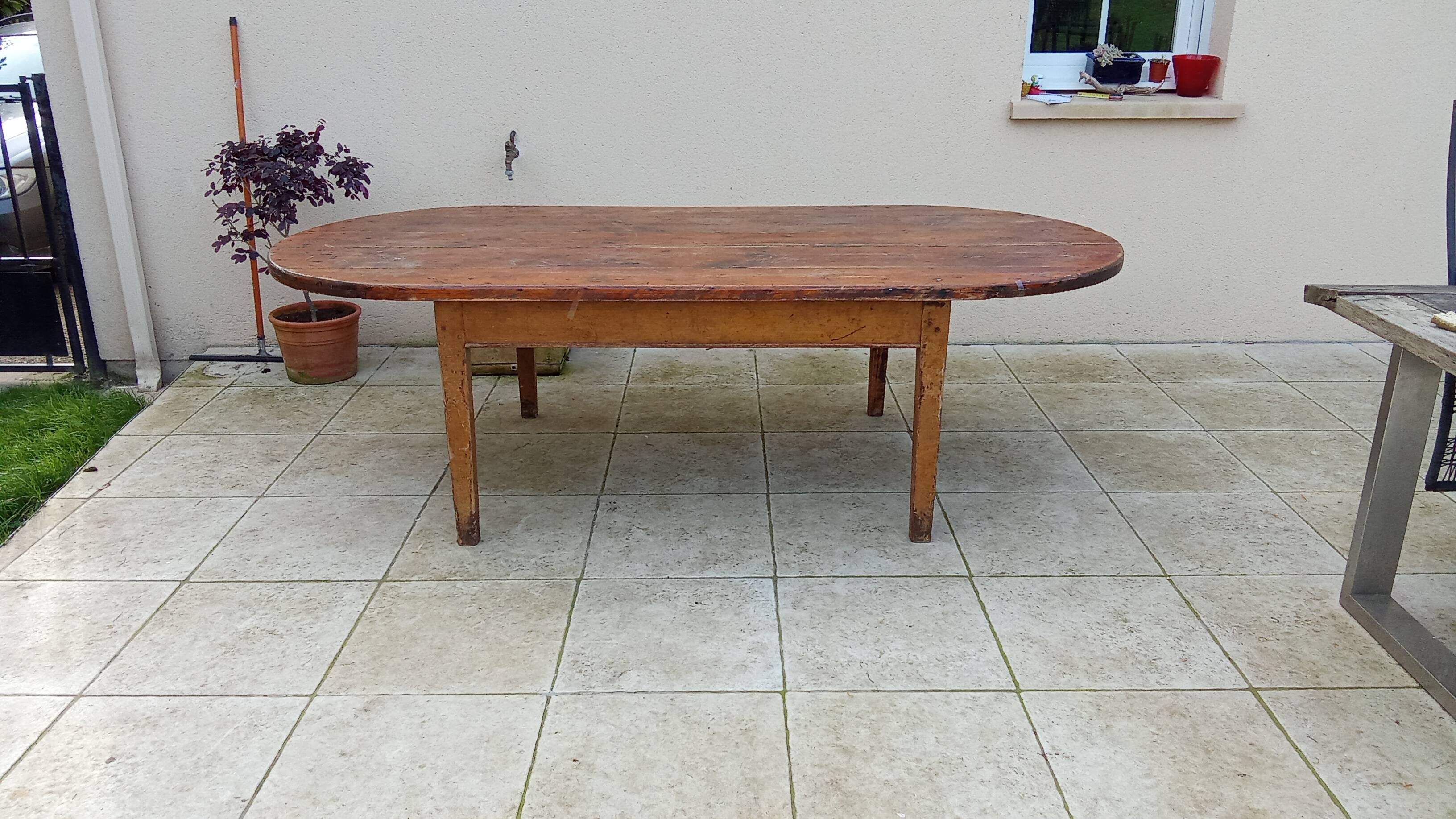 Old oval farm table 2m42