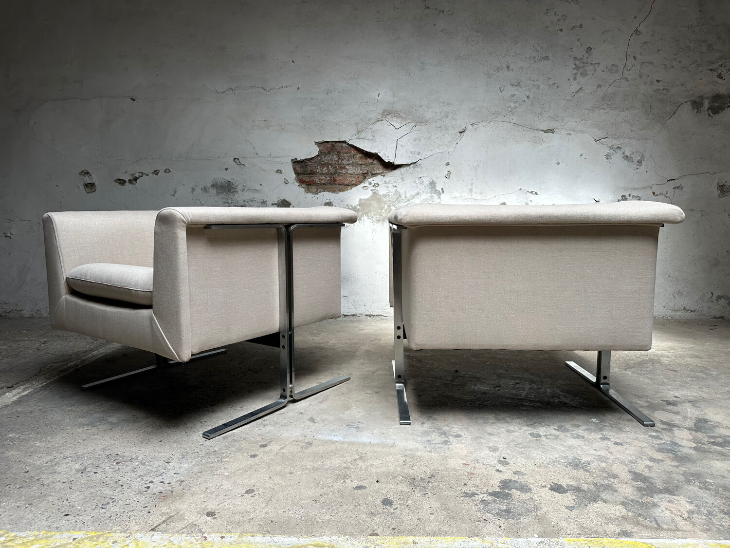 Set of two Artifort lounge chairs by Geoffrey Harcourt