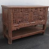 Coffre haut ancien en bois