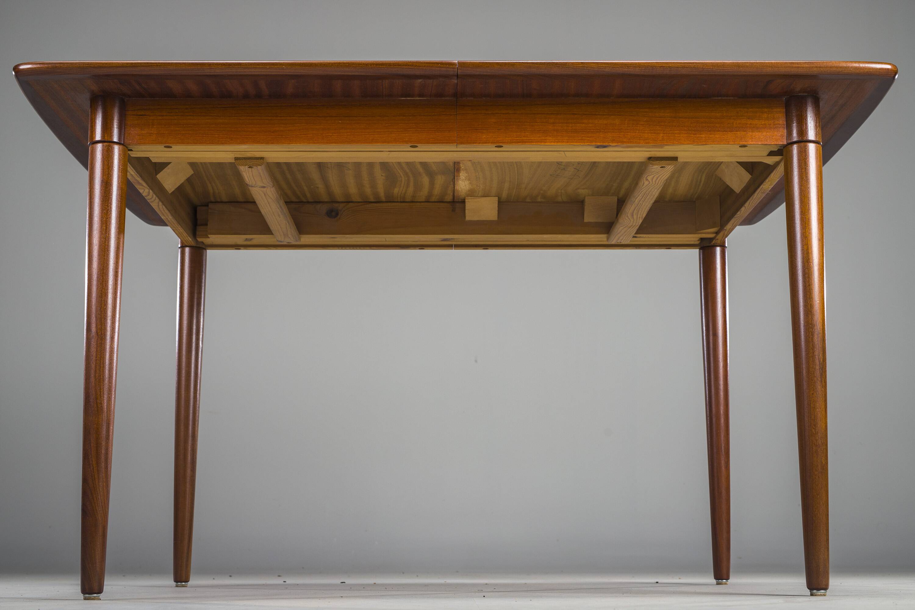 Table extensible par Gustav Bahus, 1960