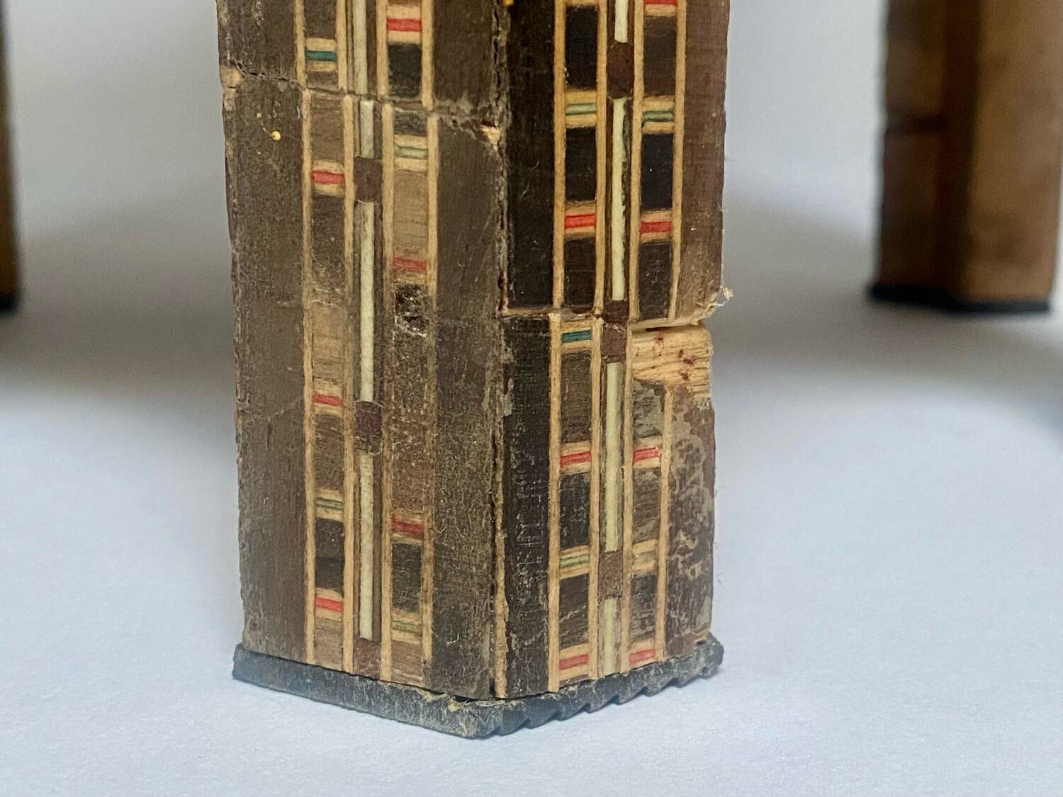 Oriental pedestal table (Syria) in micromozaic (bone, mother-of-pearl)