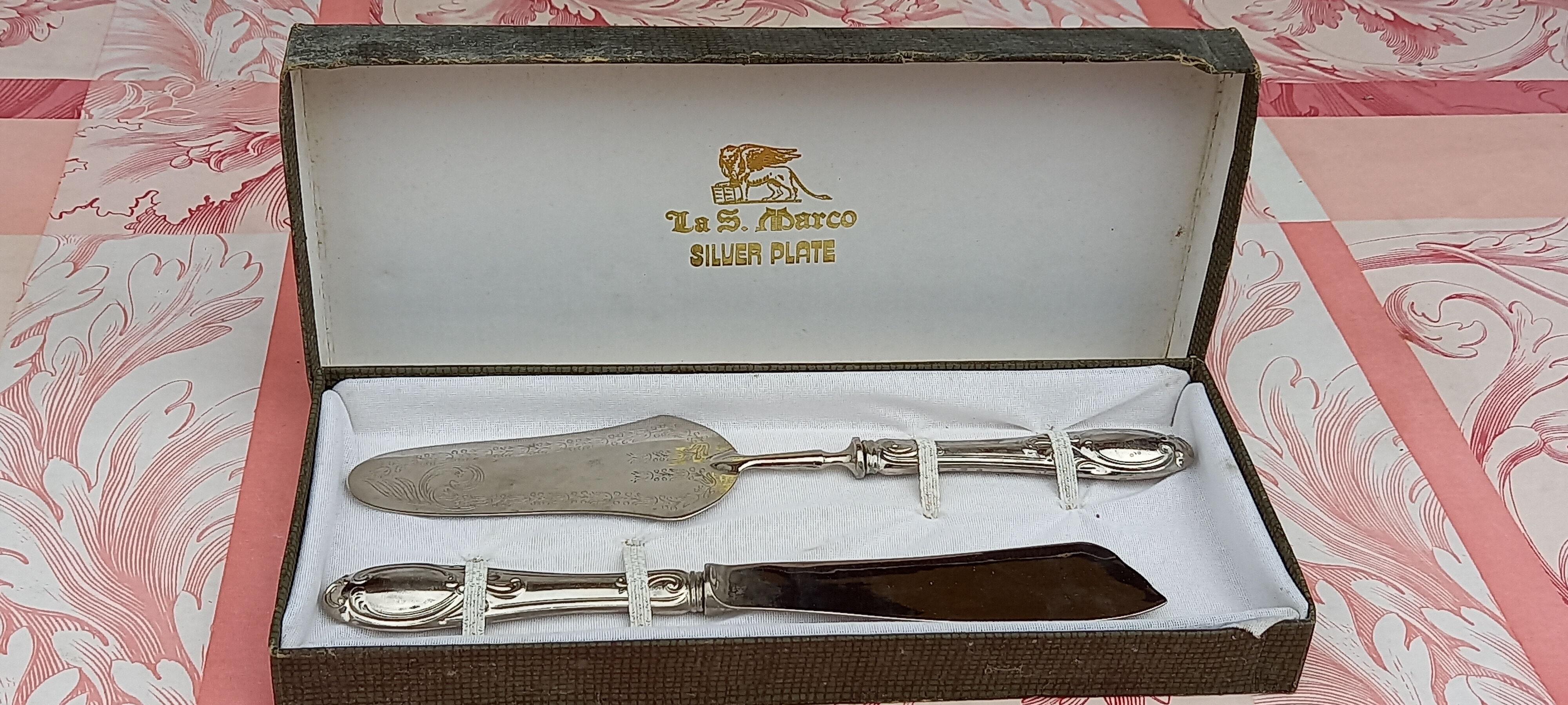 Pie shovel + knife