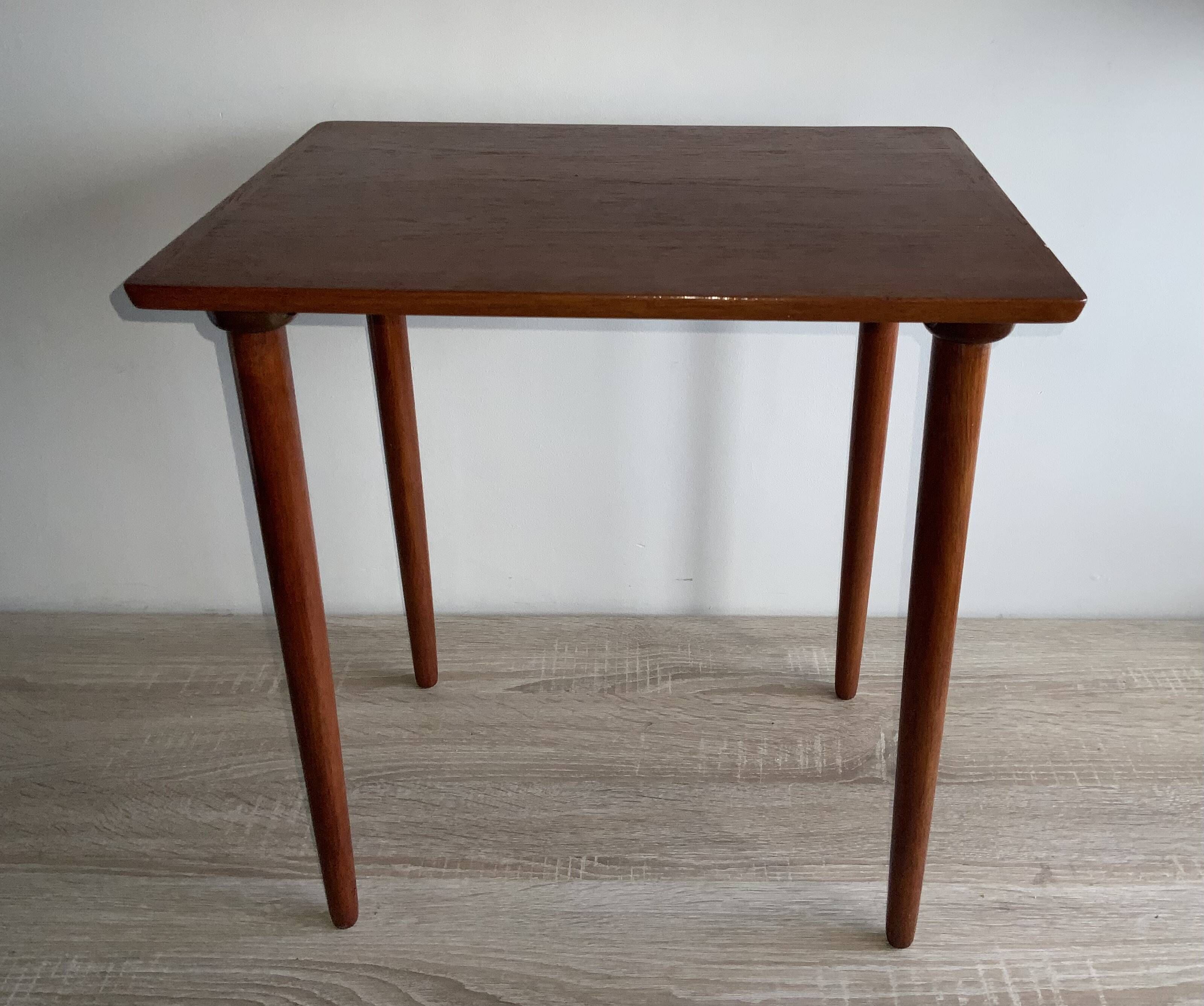 Table d'appoint en teck danois vintage des années 1960