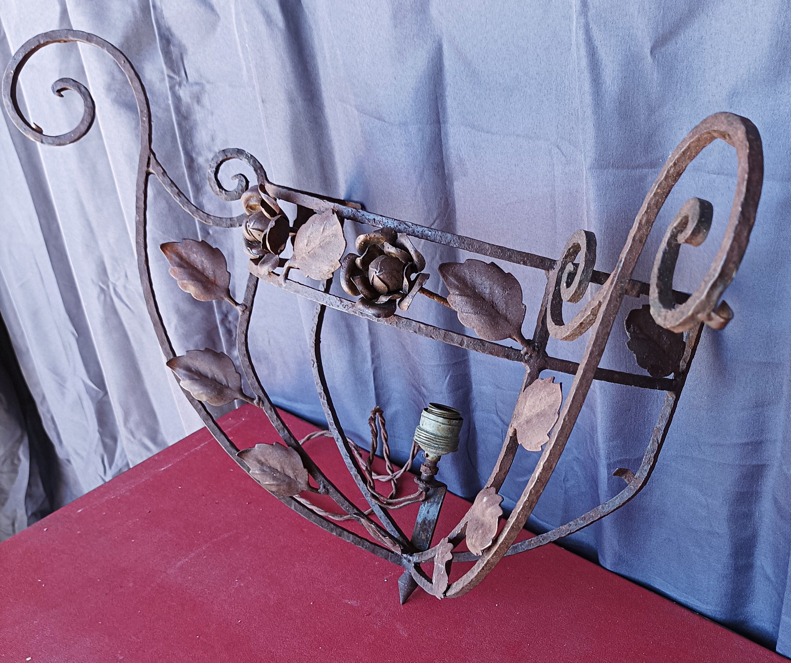Art Deco wrought iron wall lamp