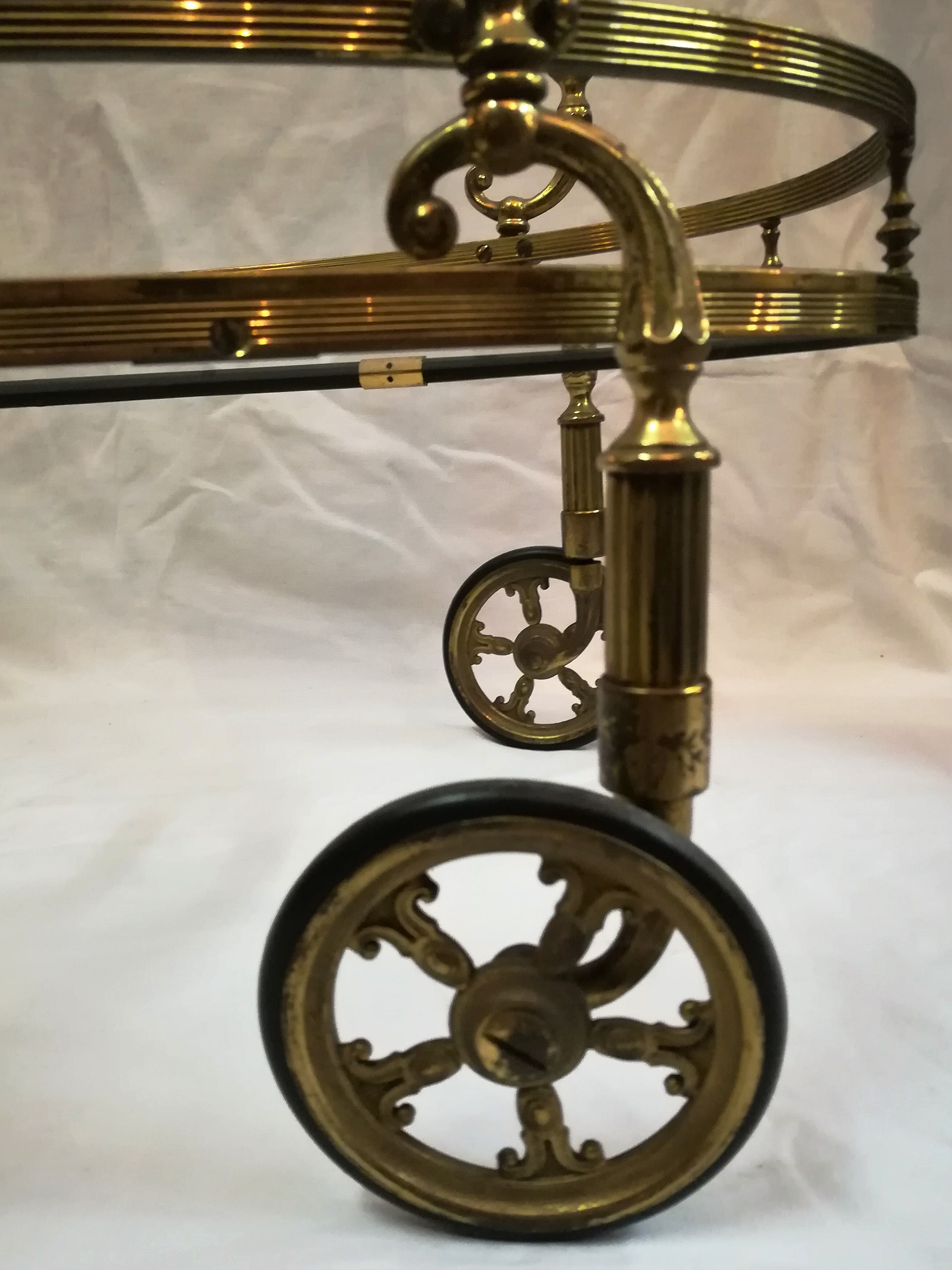 Brass rolling dessert