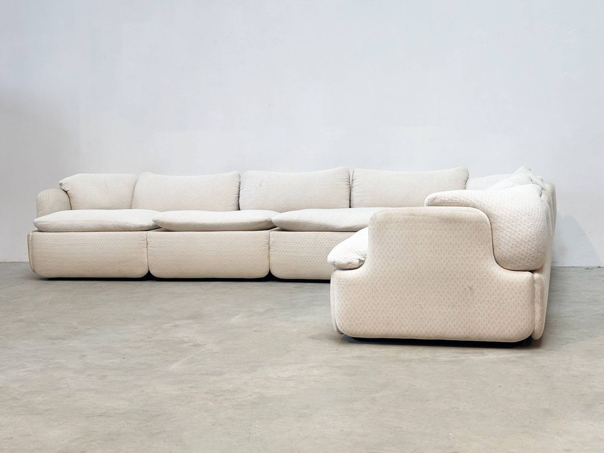 Confidential sofa by Alberto Rosselli for Saporiti