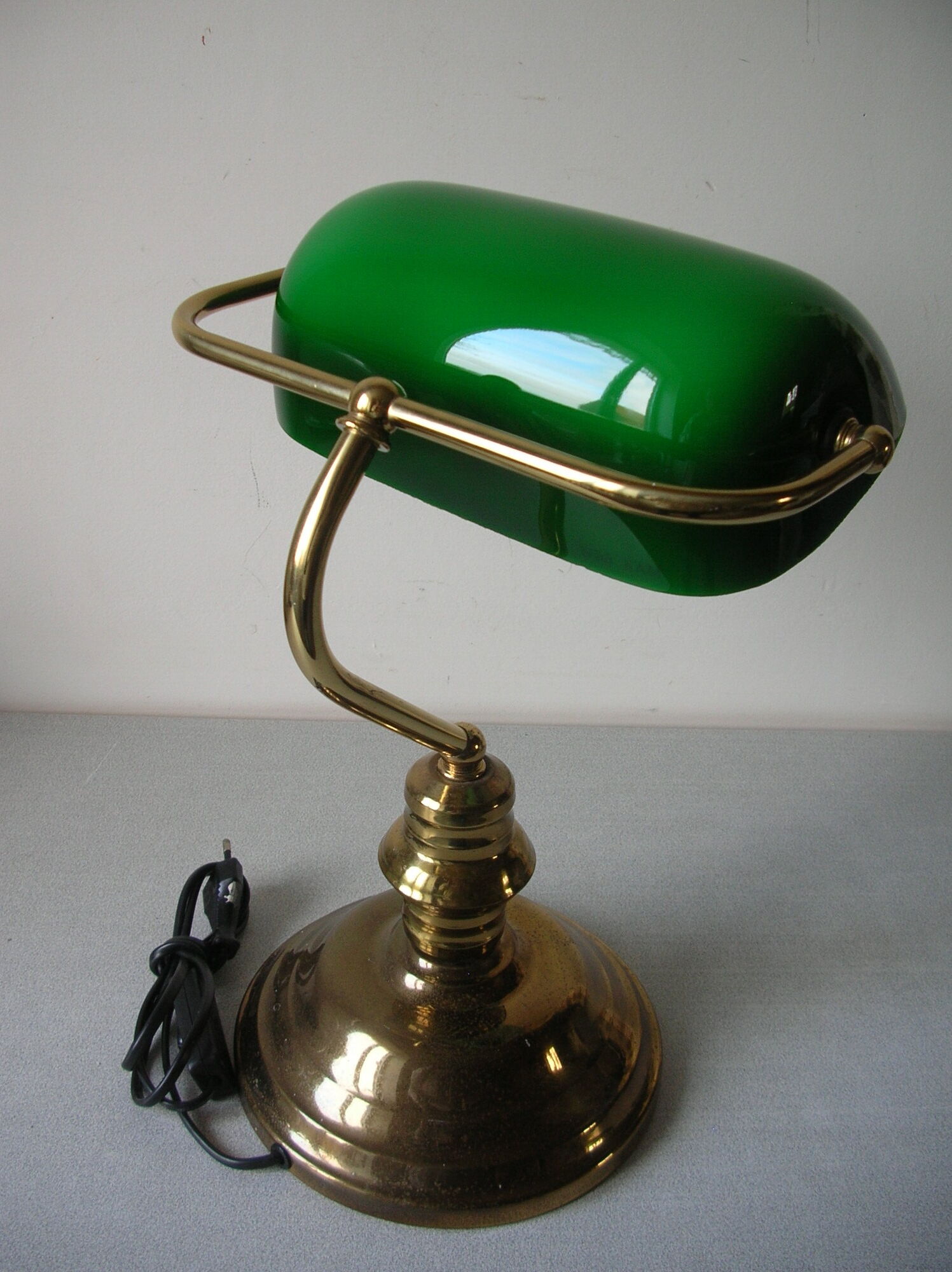 Notary desk lamp gooseneck brass lampshade opaline green white retro deco