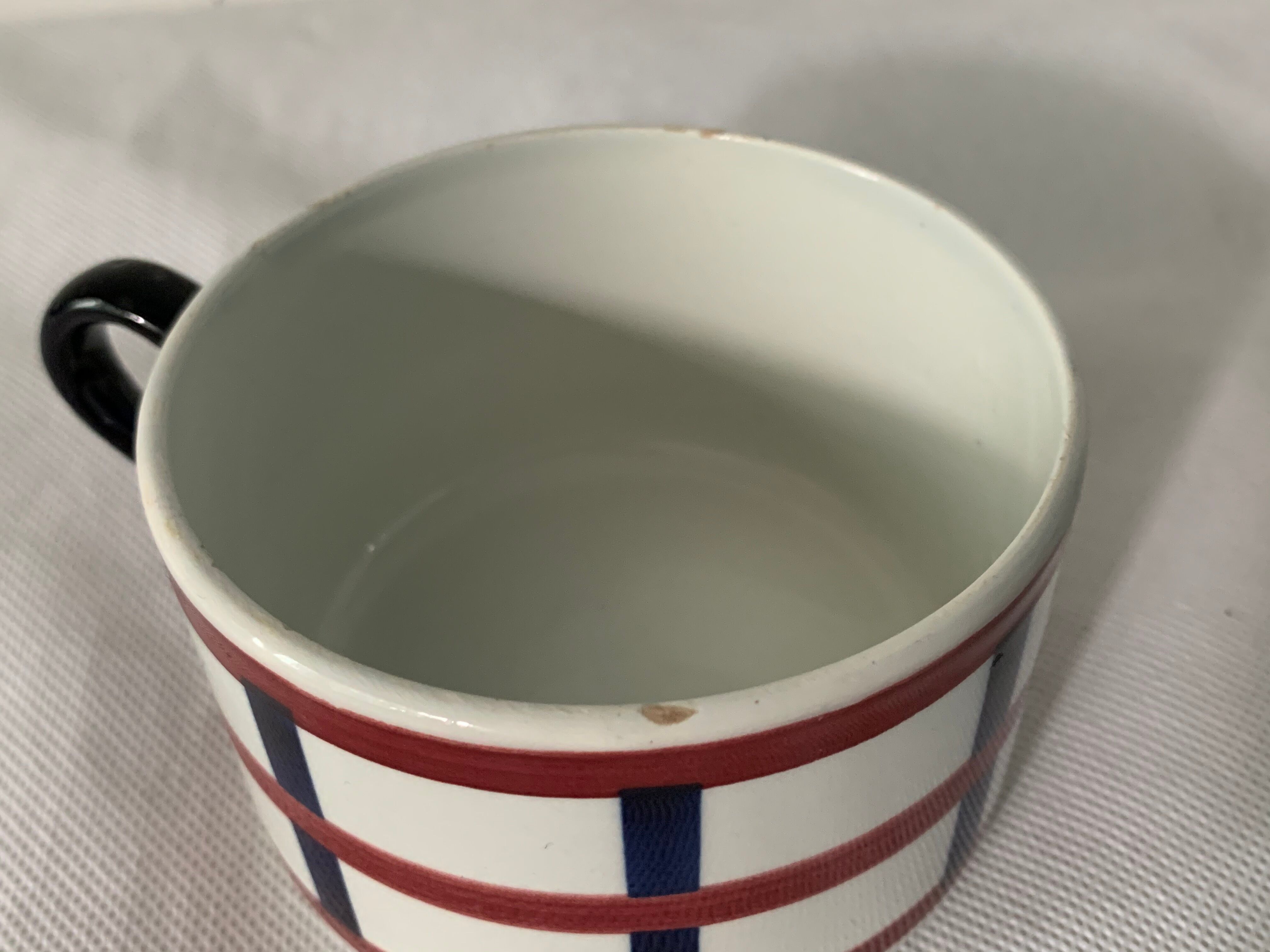 Pair of porcelain cups and cups Béarn HBCM Montereau