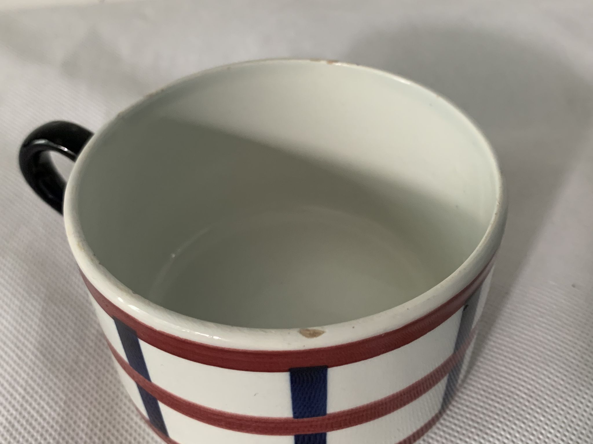 Pair of porcelain cups and cups Béarn HBCM Montereau
