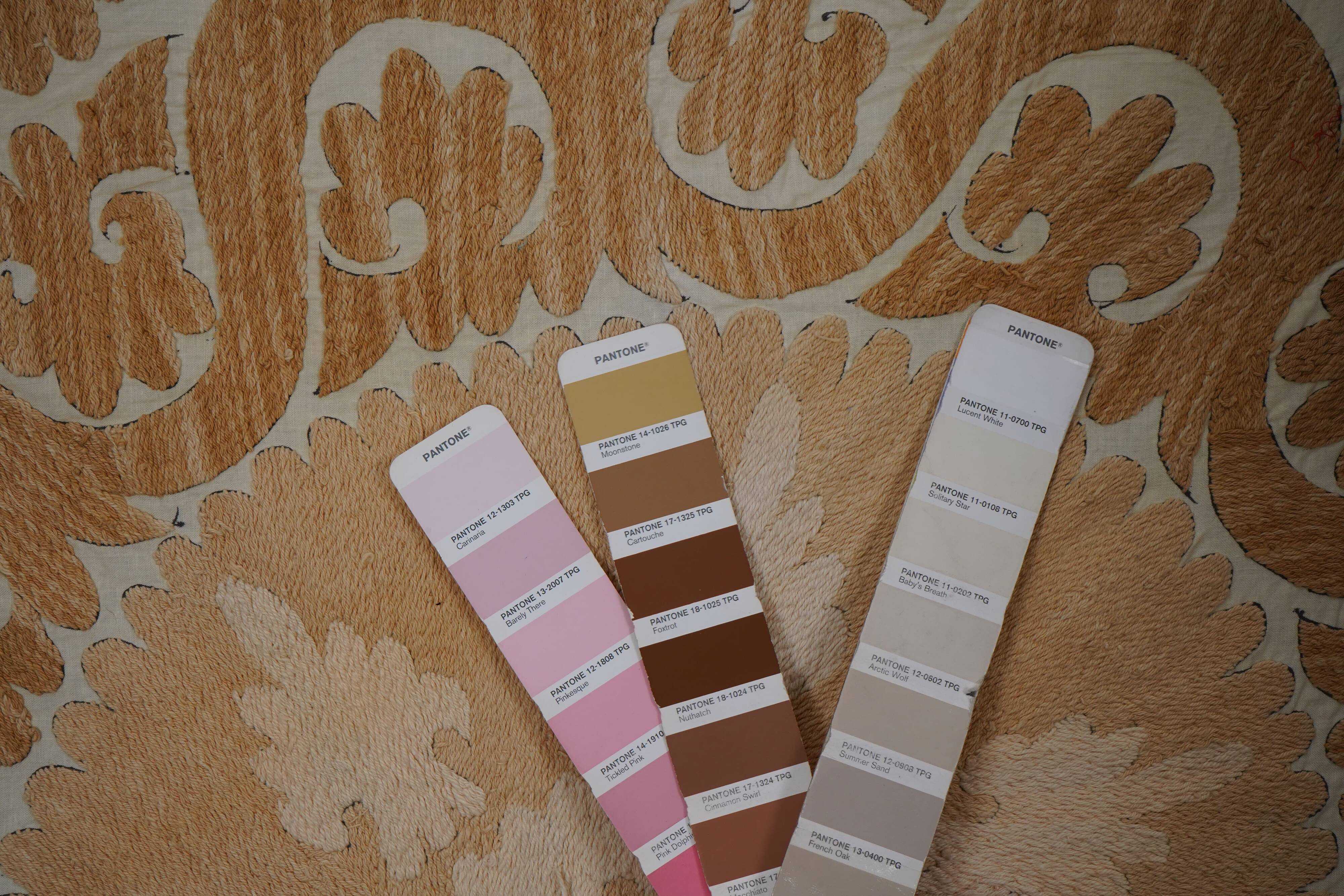 Vintage Turkish hand-knotted rug 132x138 cm