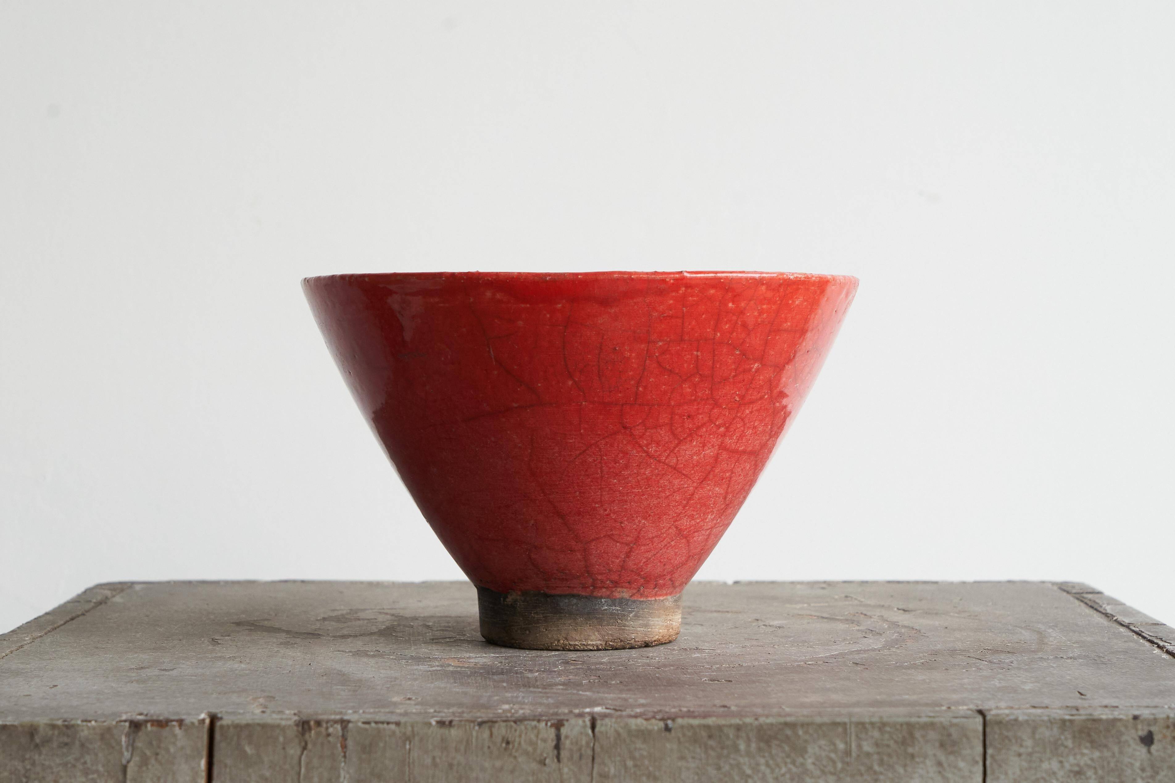 Cracked "Sang de Boeuf" bowl, glazed, early 20th century