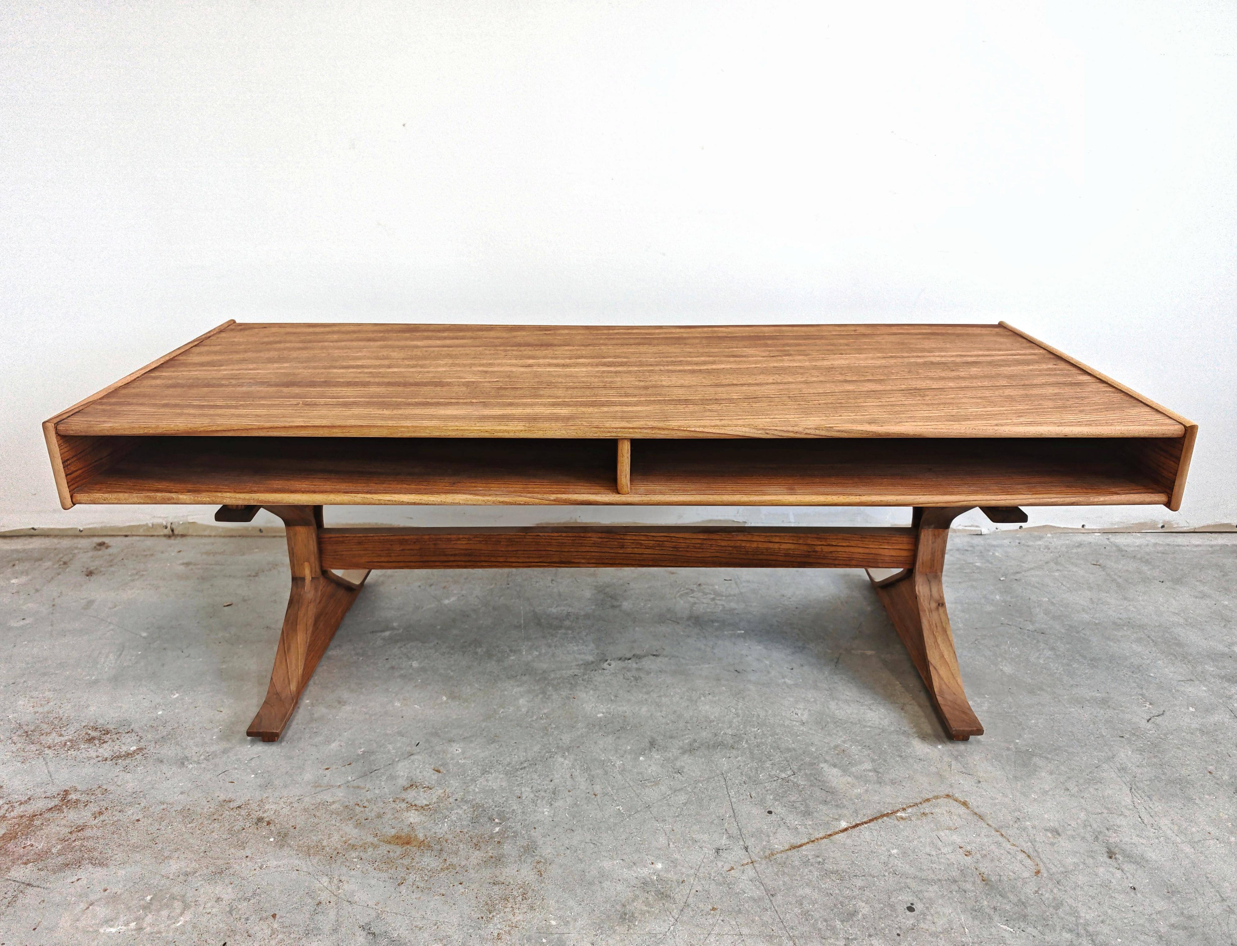 Table basse Mid Century Modern Gianfranco Frattini bois de Zebrano
